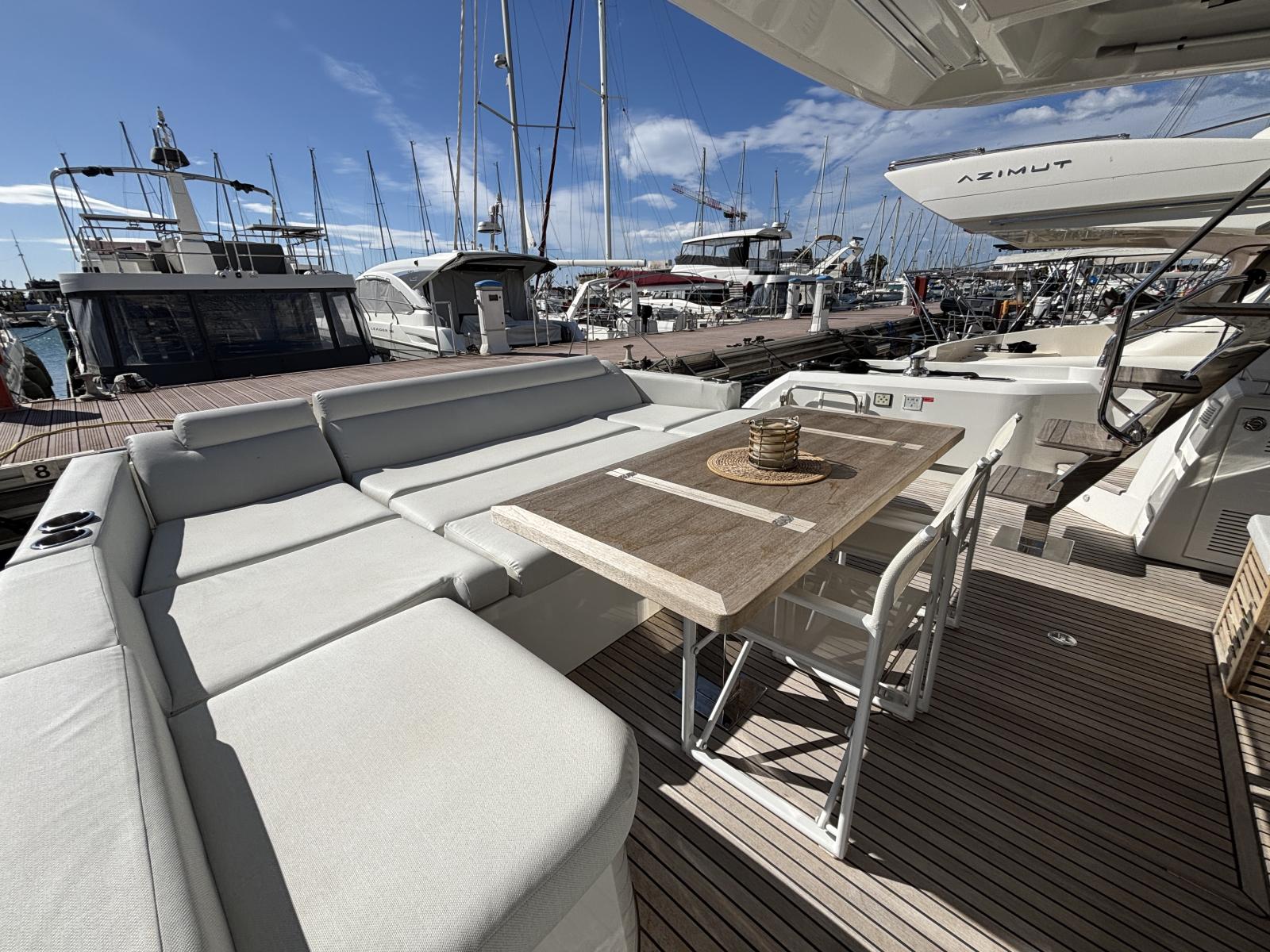 jeanneau_prestige_590_fly_-_la_grande_motte_18_.jpg
