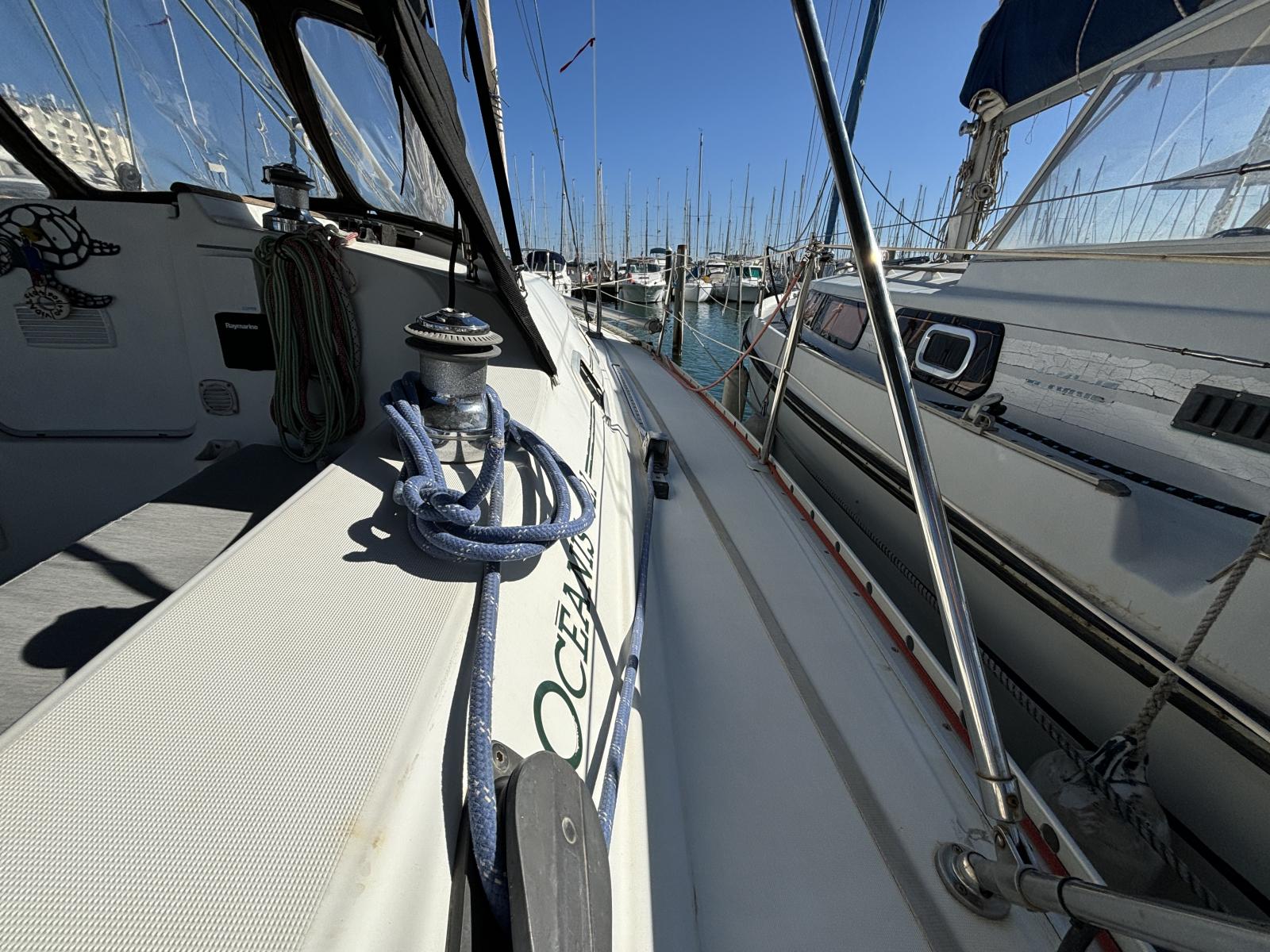 VbCJx_beneteau_oceanis_321_-_la_grande_motte_103_.jpg