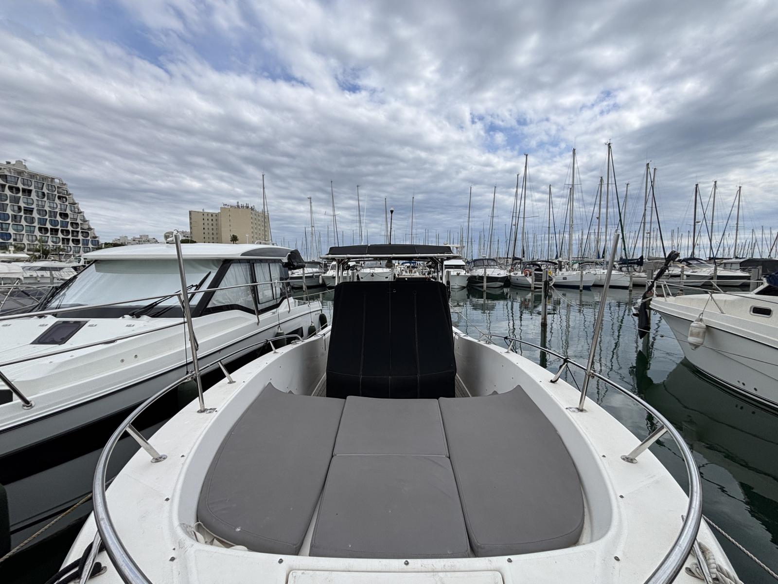 white_shark_285_-_la_grande_motte_3_.jpg
