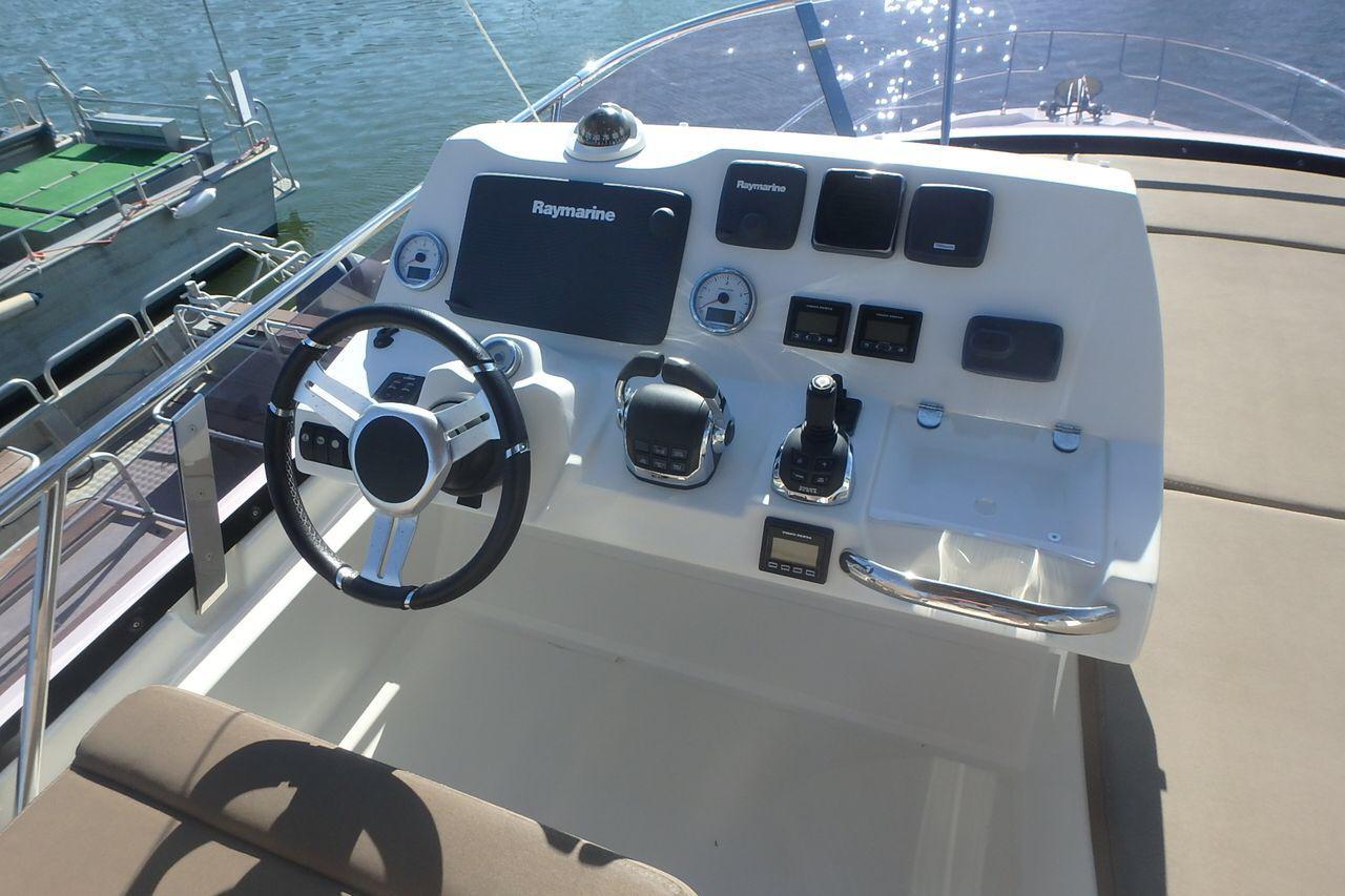 jeanneau_prestige_450_-_port_camargue_37_.jpg