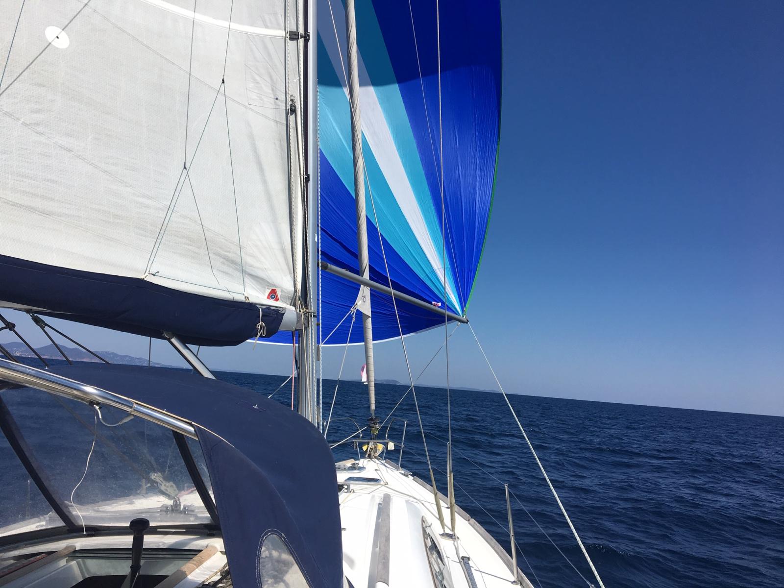 jWTAg_oceanis_40_la_grande_motte1_spi_ass.jpg