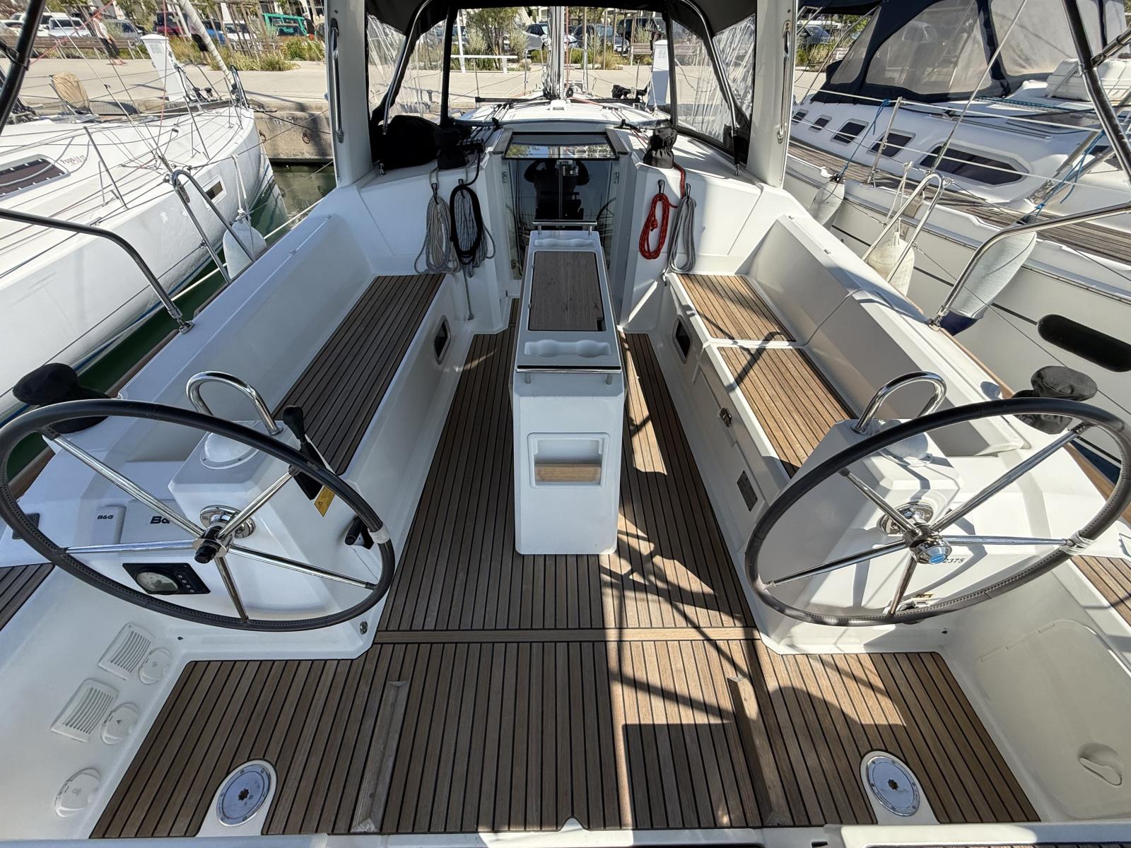 C3E3H_oceanis_38_la_grande_motteimg_7330.jpg