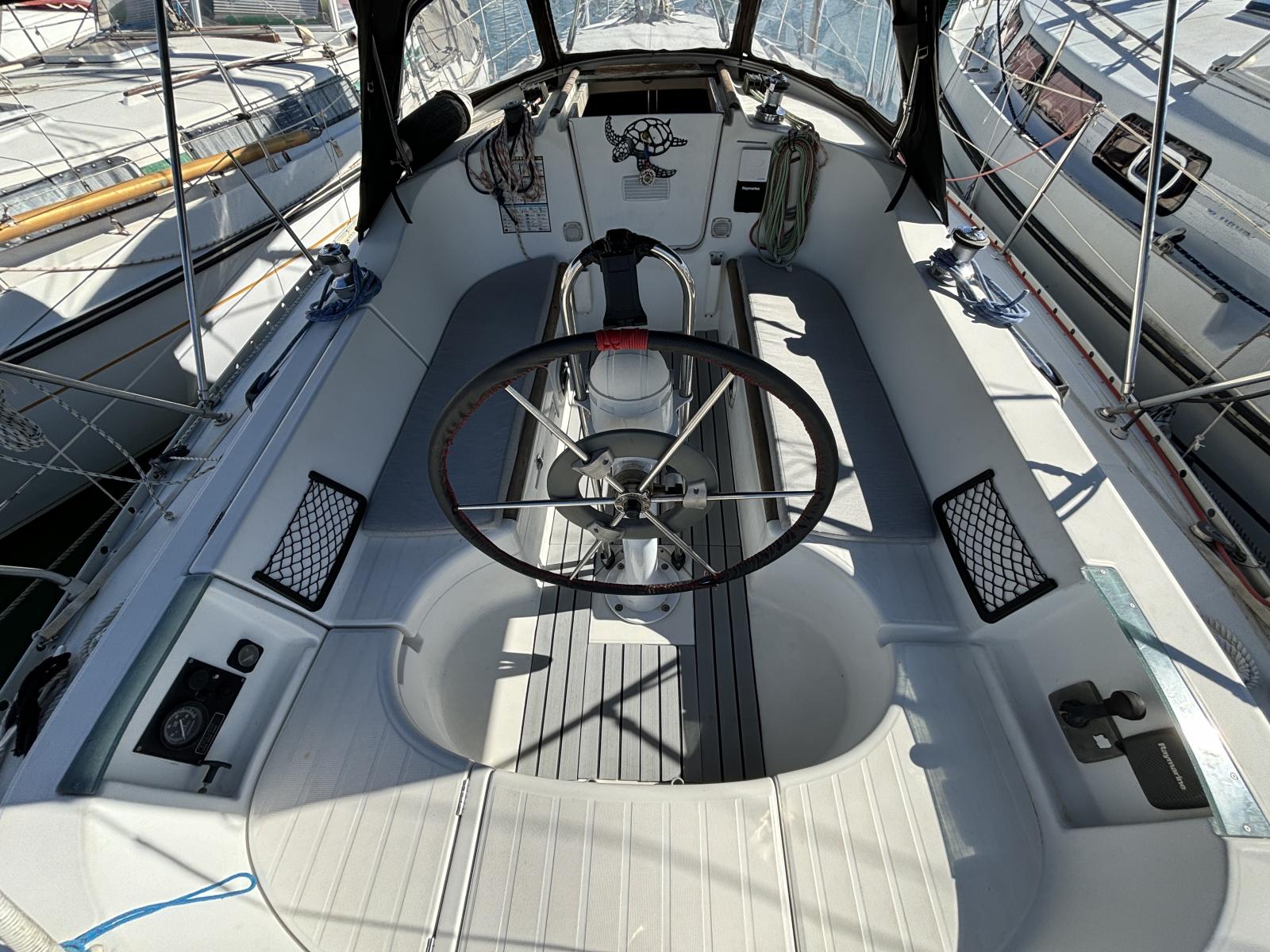 KsPdo_beneteau_oceanis_321_-_la_grande_motte_99_.jpg