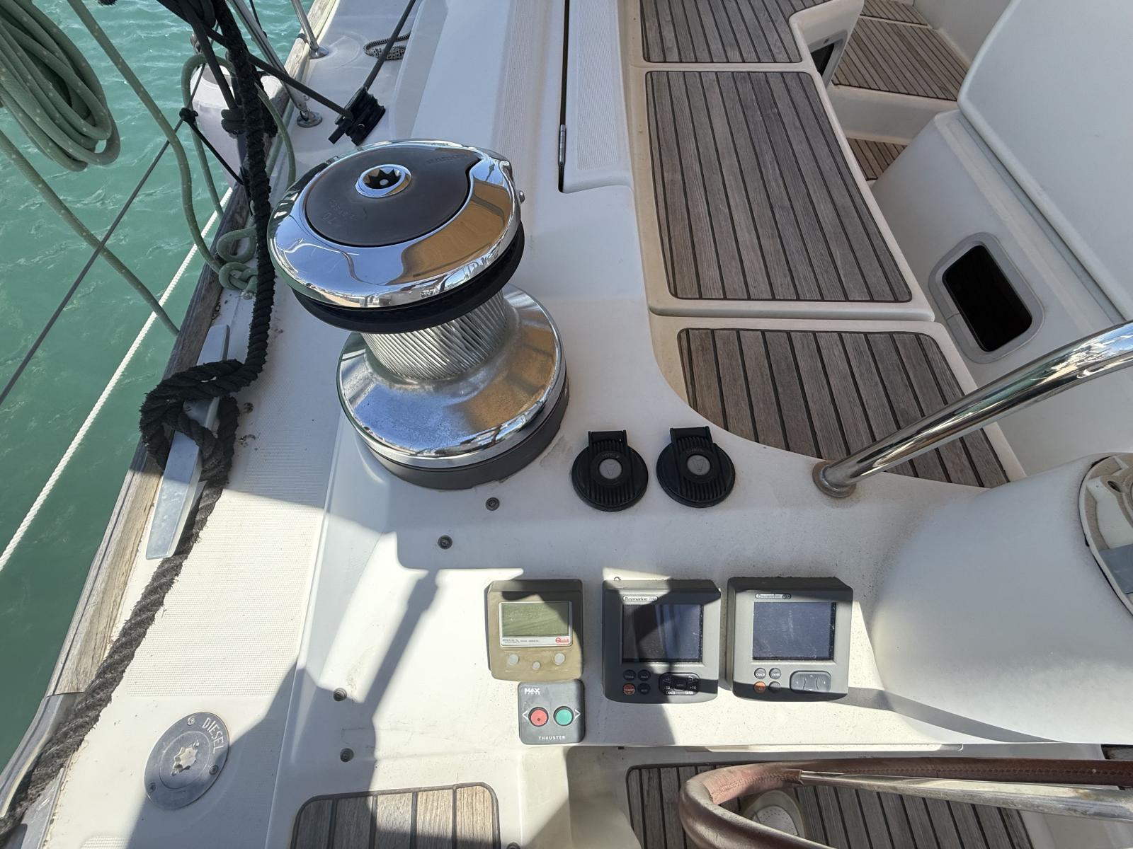 2KVYw_jeanneau_yacht_53_la_grande_motteimg_7174.jpg