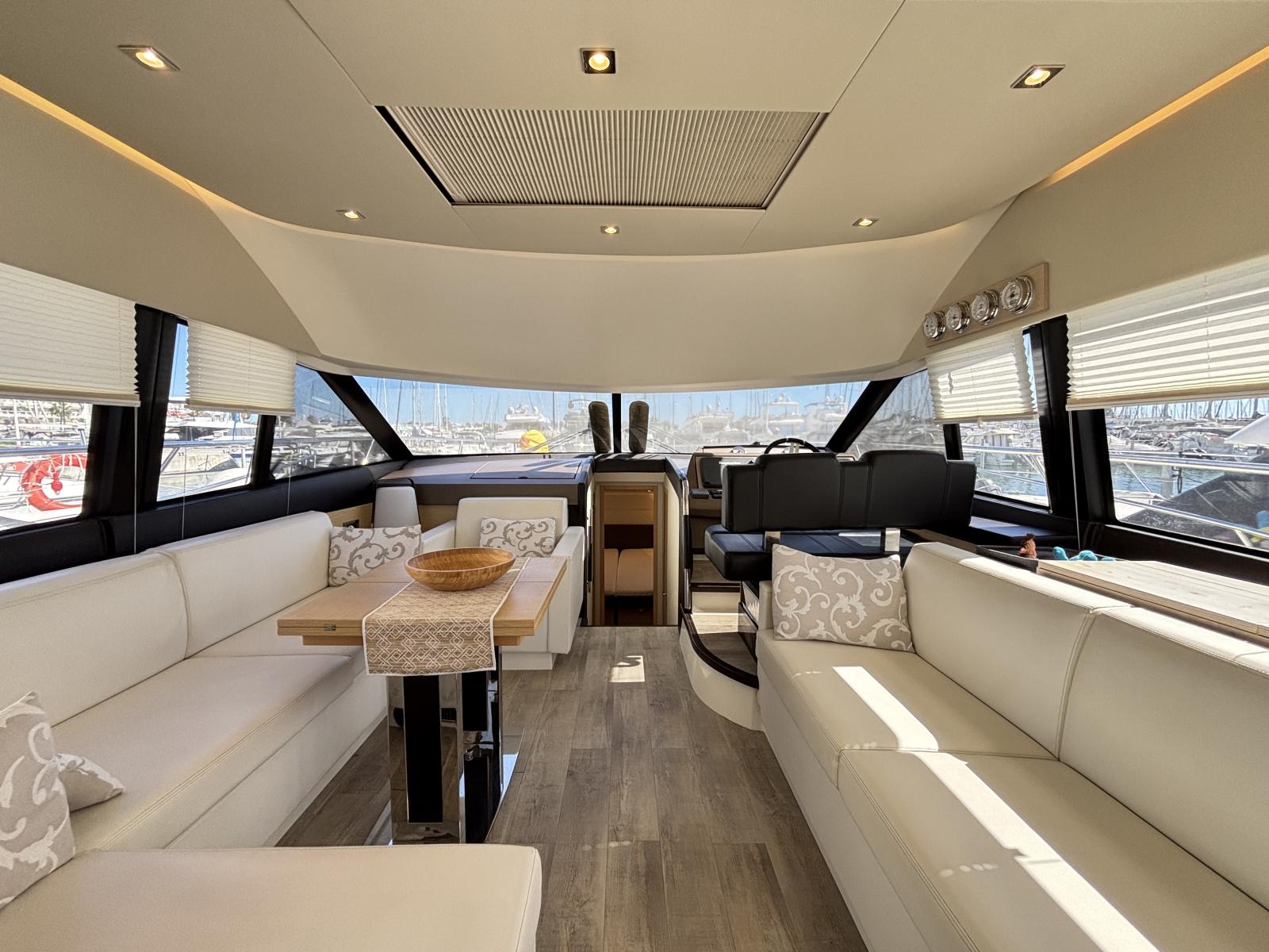 prestige_500_flybridge_-_la_grande_motte_39_.jpg