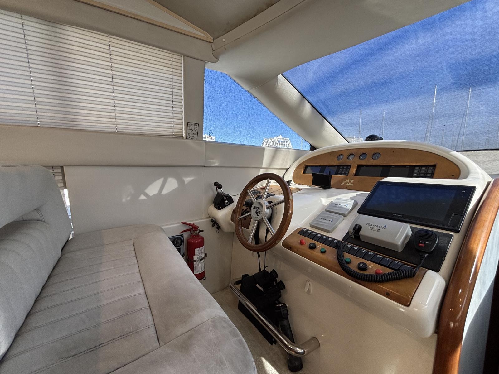 azimut_50_-_la_grande_motte_38_.jpg