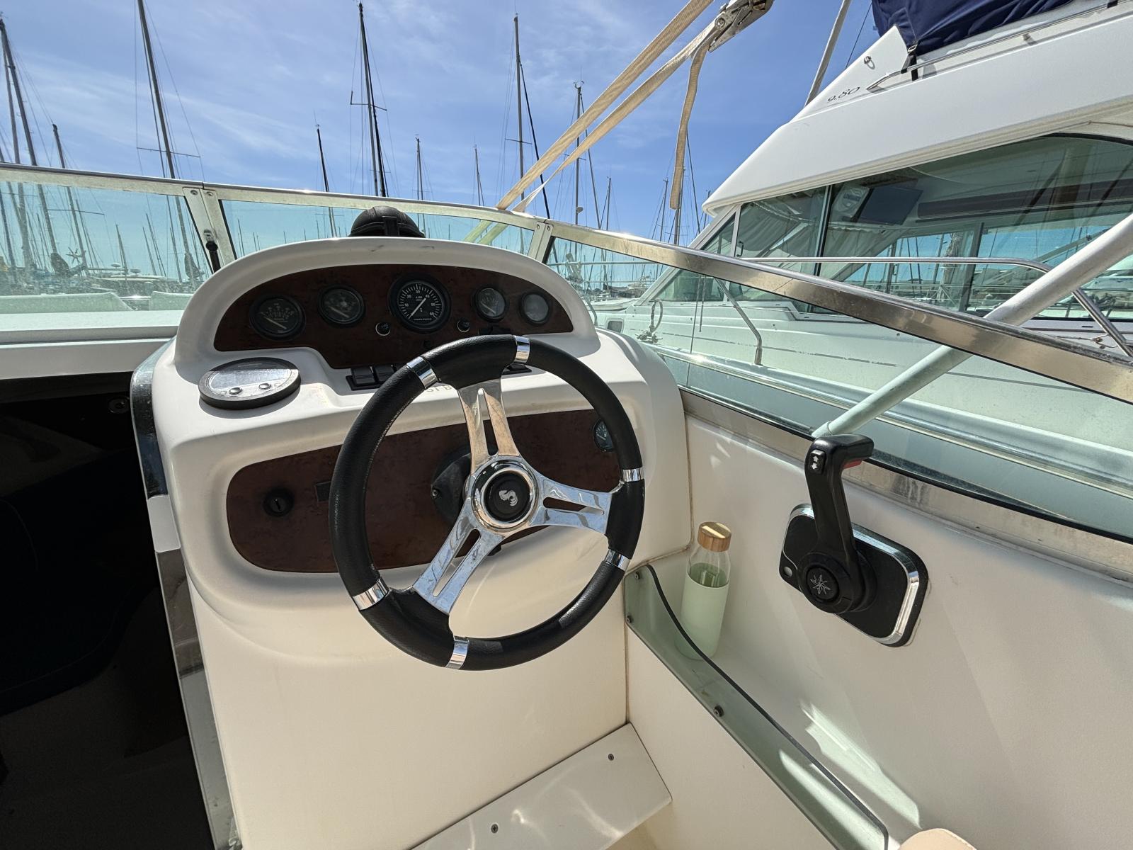 bksKo_jeanneau_leader_805_-_port_camargue_-_bateau_a_vendre_23_.jpg