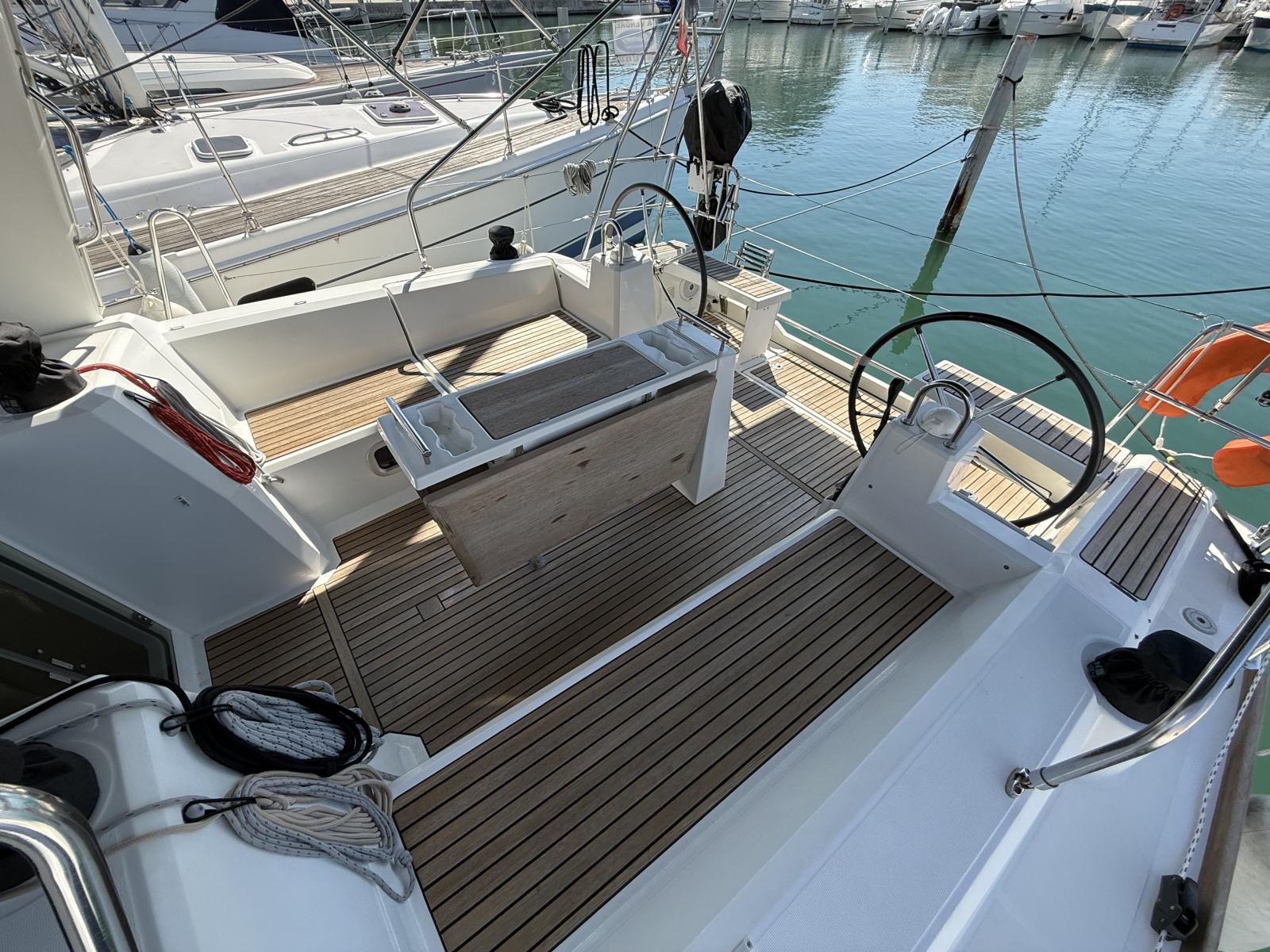 sW6dE_oceanis_38_la_grande_motteimg_7318.jpg
