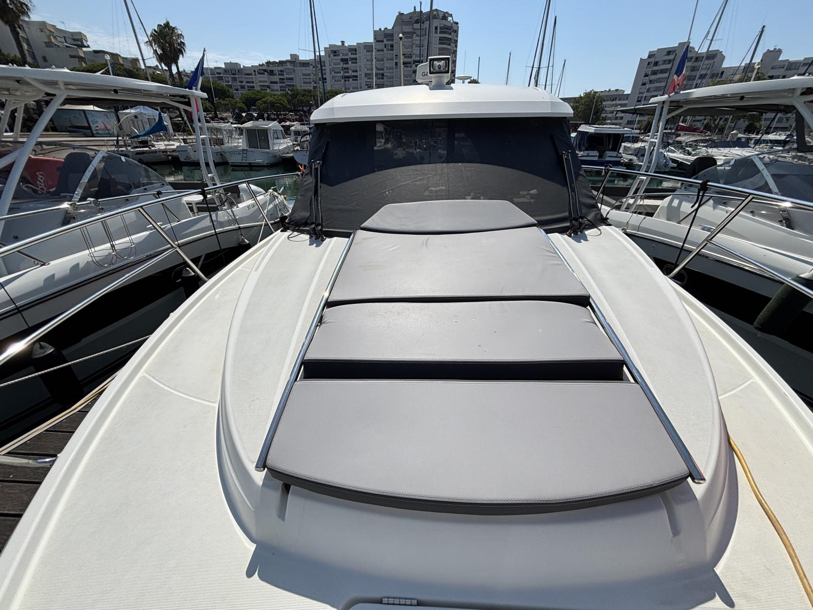 jeanneau_merry_fisher_895_-_carnon_32_.jpg
