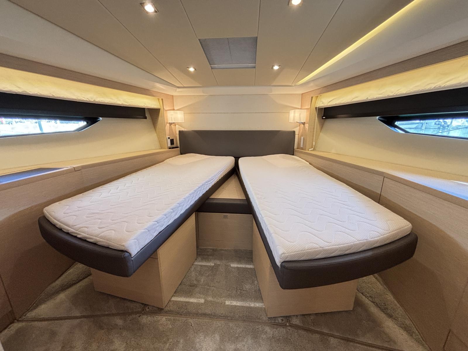prestige_500_flybridge_-_la_grande_motte_57_.jpg