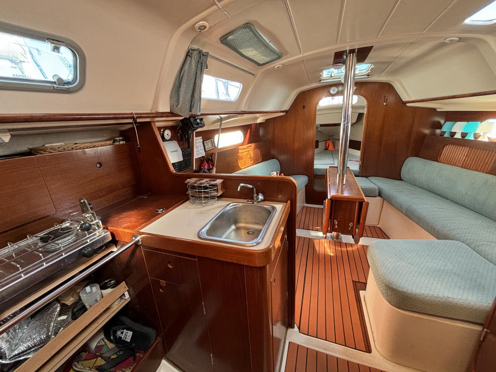 KBa7H_beneteau_oceanis_321_-_la_grande_motte_70_.jpg