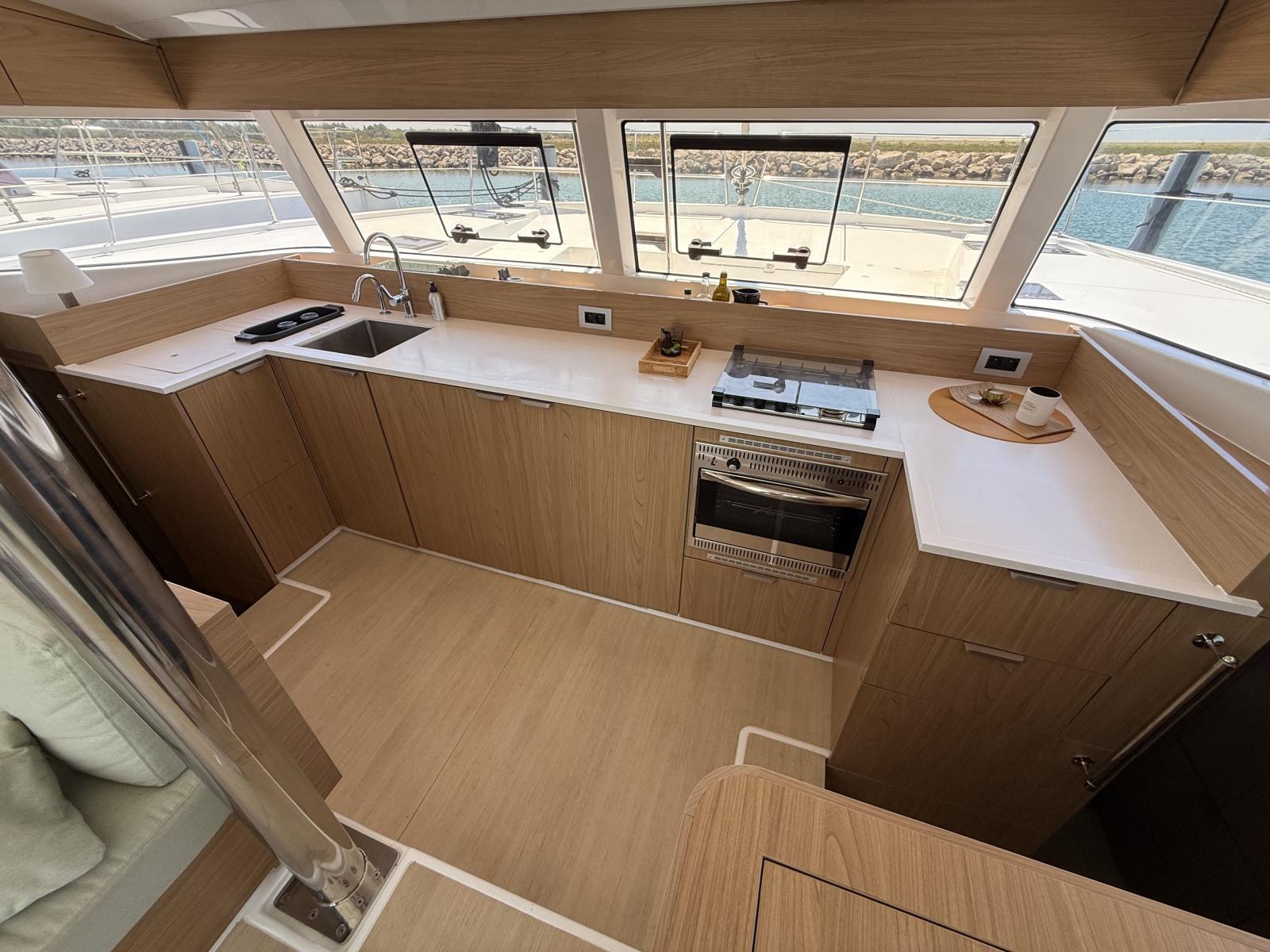 739j4_catamaran_bali_catsmart_la_grande_motteimg_7402.jpg