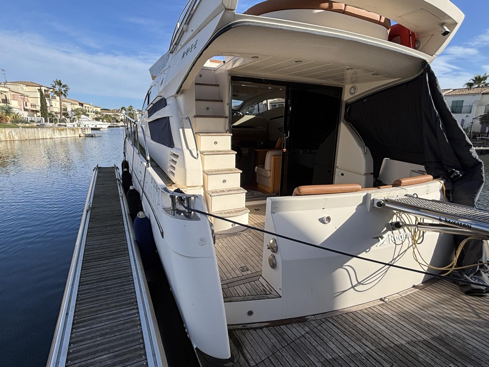 rodman_muse_44_-_port_camargue_67_.jpg