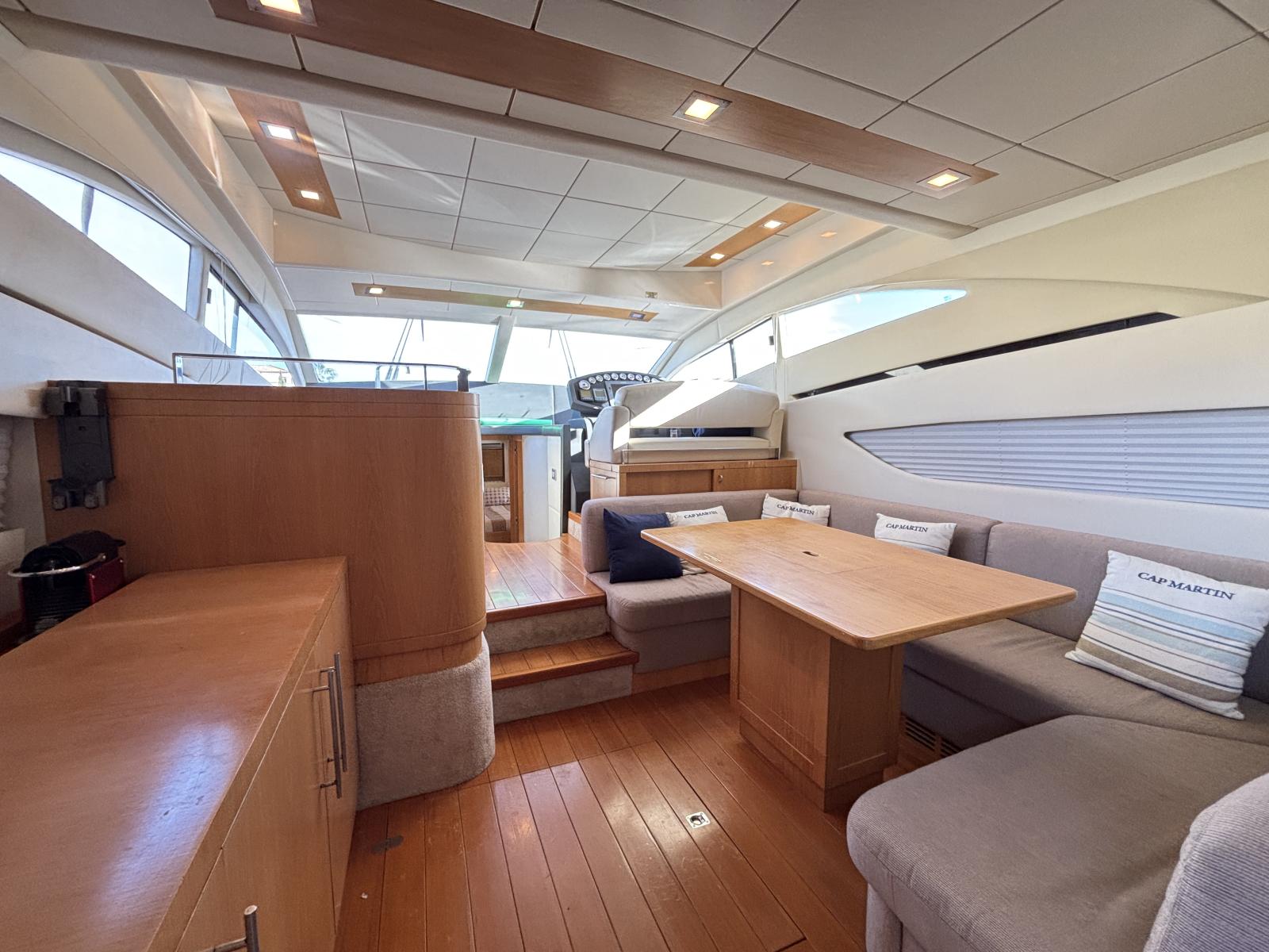 rodman_muse_44_-_port_camargue_39_.jpg