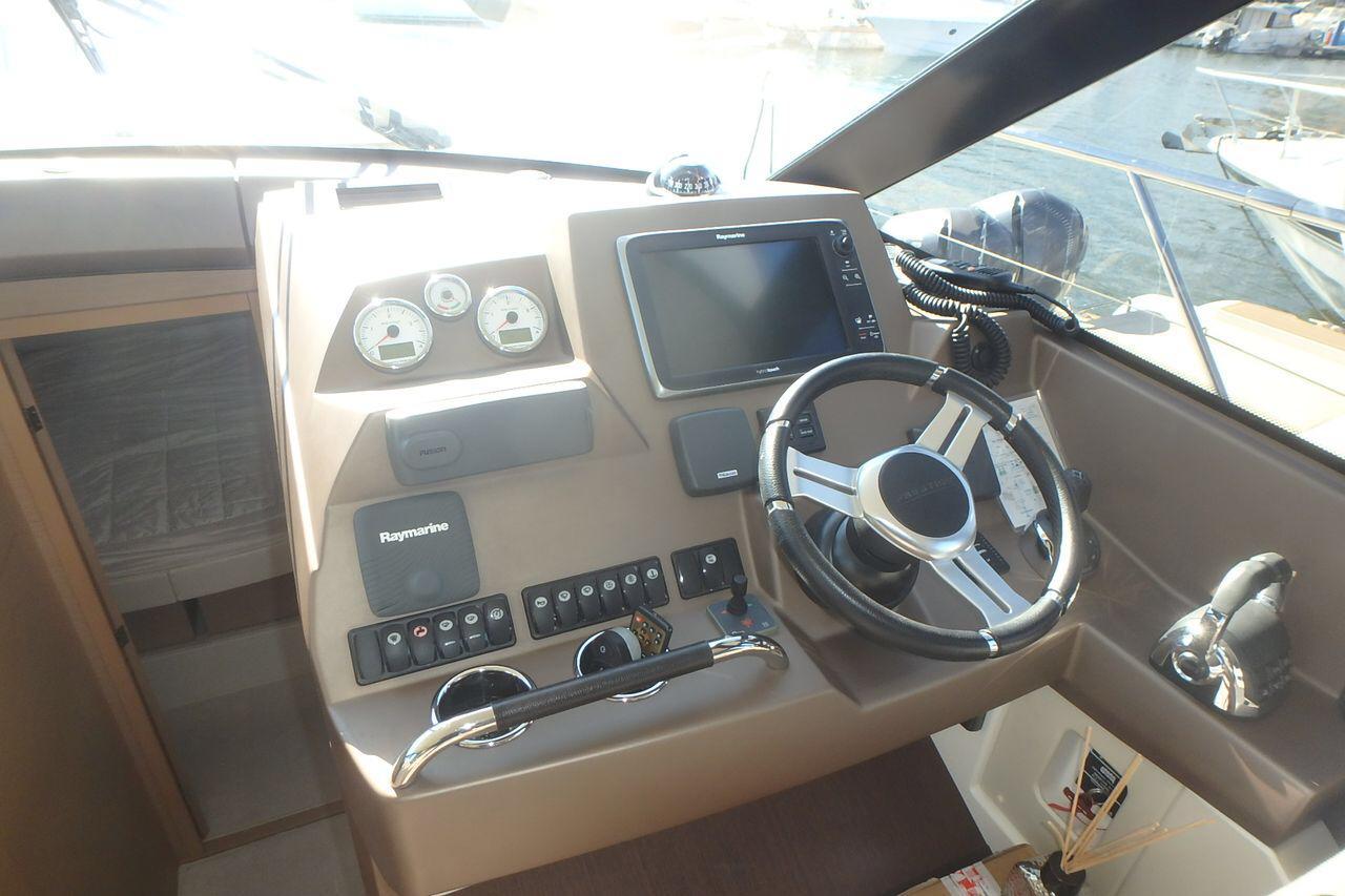 jeanneau_prestige_450_-_port_camargue_8_.jpg