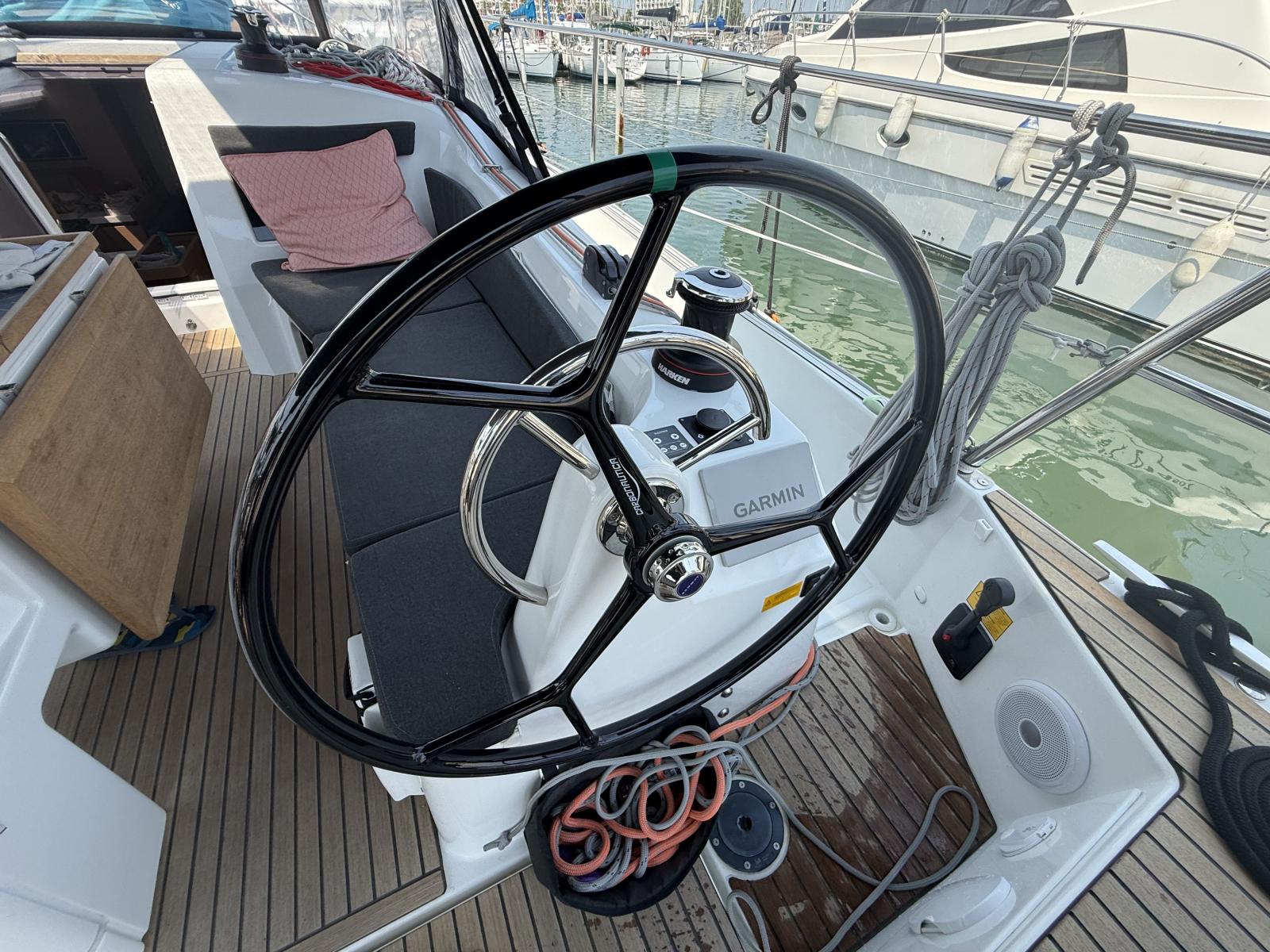 YCmZj_sun_odyssey_410_la_grande_motteimg_7571.jpg
