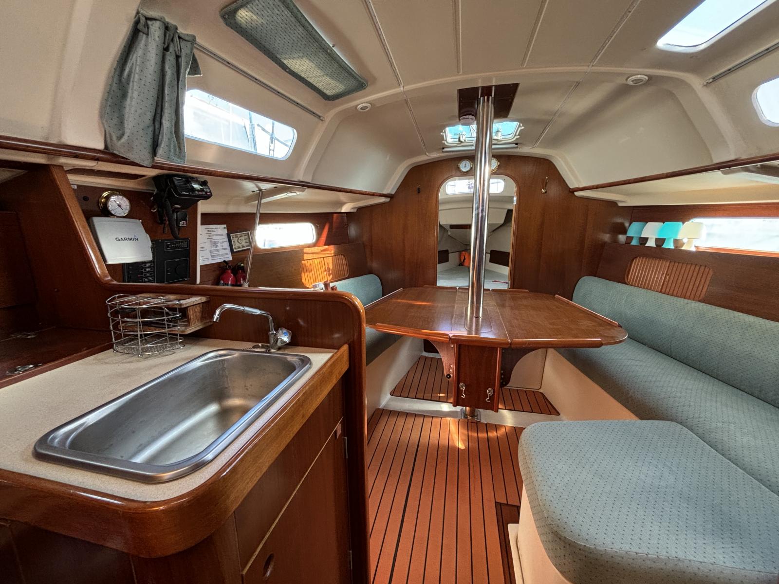 aurux_beneteau_oceanis_321_-_la_grande_motte_77_.jpg