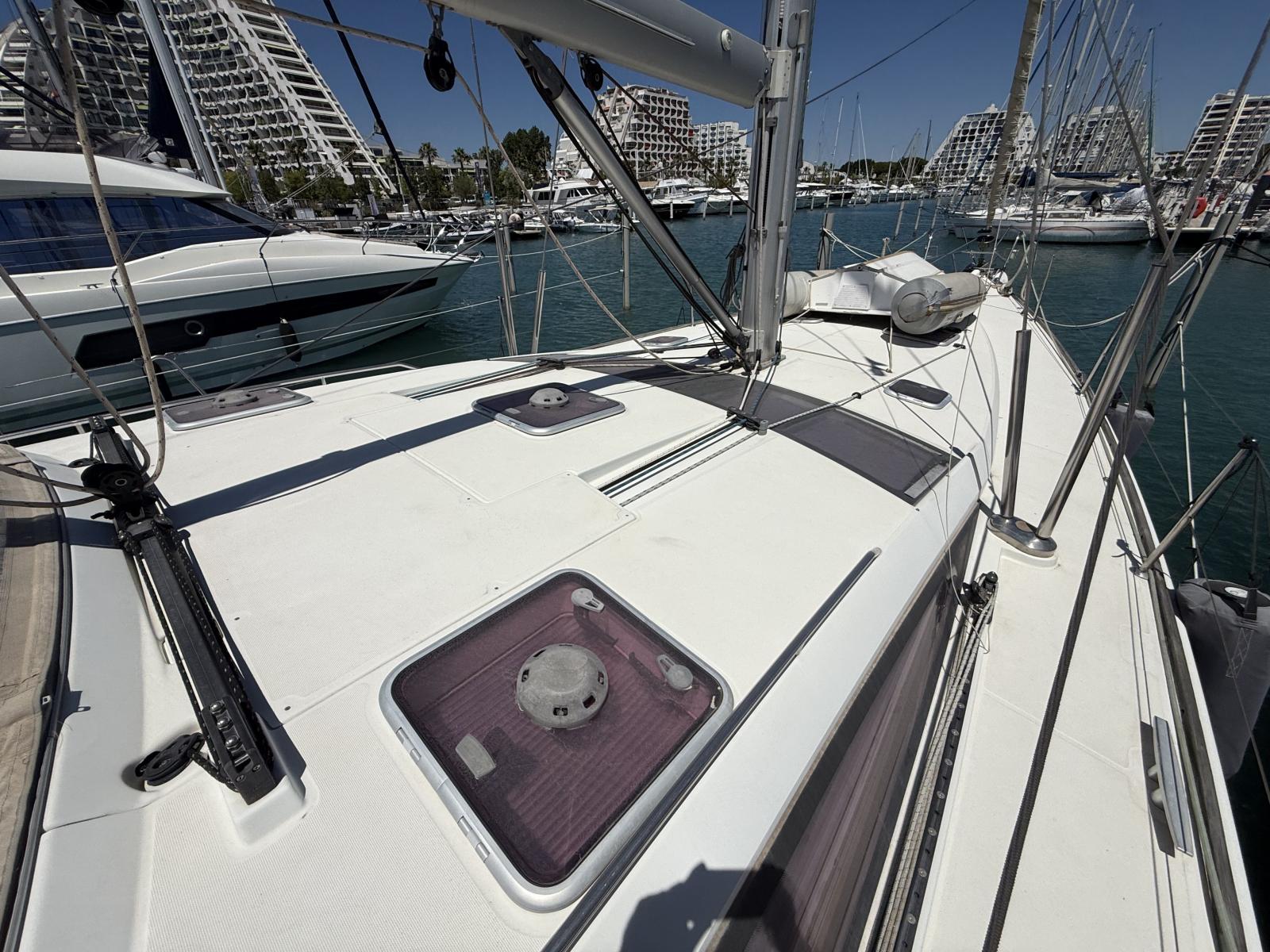 rg1at_jeanneau_yacht_53_la_grande_motteimg_7185.jpg