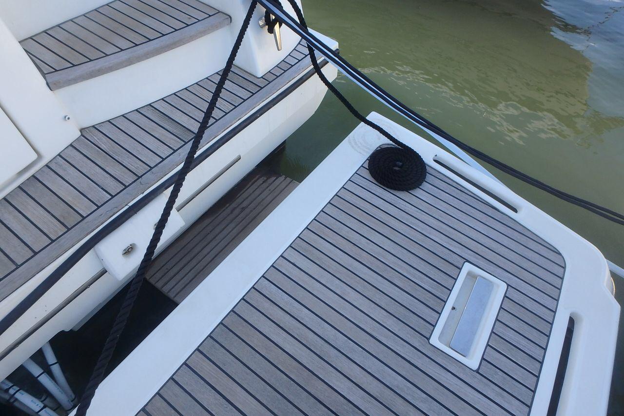 jeanneau_prestige_450_-_port_camargue_42_.jpg