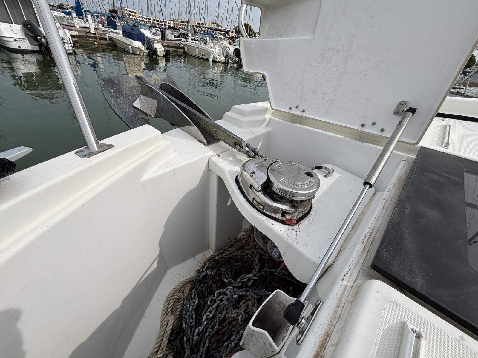 beneteau_flyer_8.8_sundeck_-_port_camargue_15_.JPG