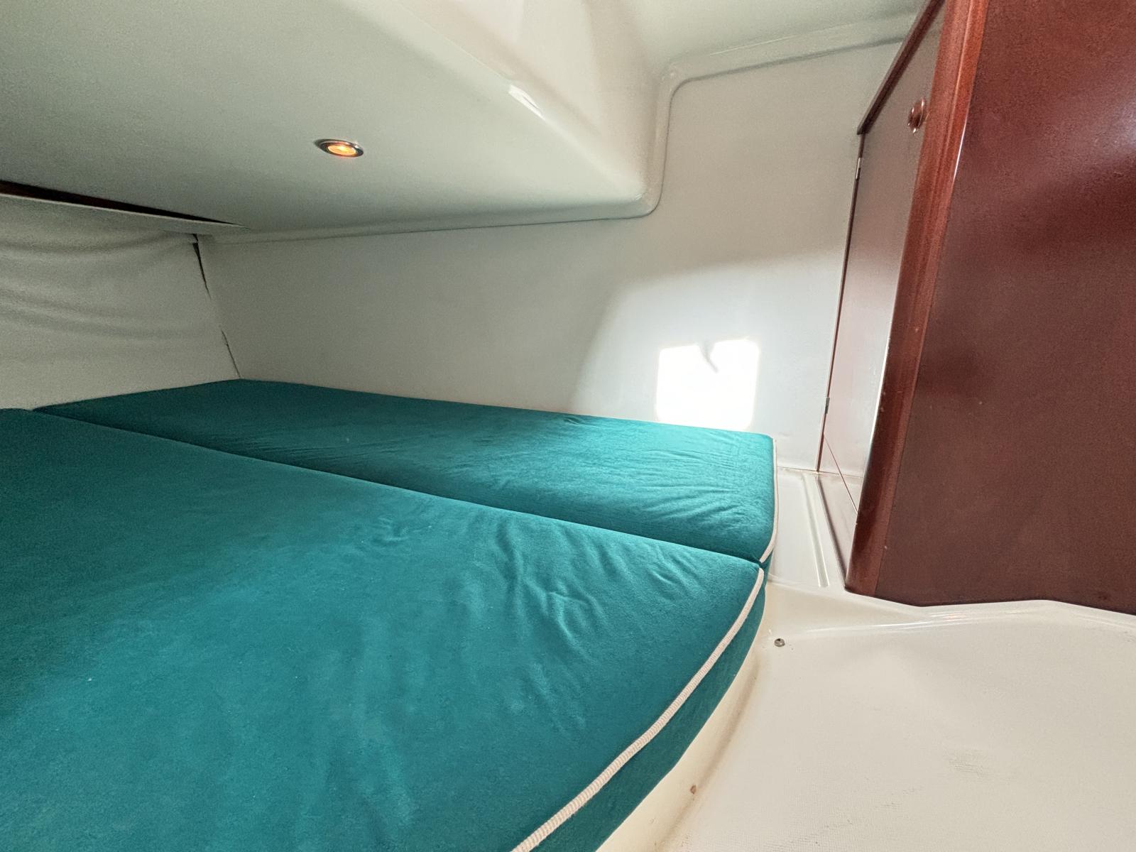 XC8qX_jeanneau_leader_805_-_port_camargue_-_bateau_a_vendre_18_.jpg