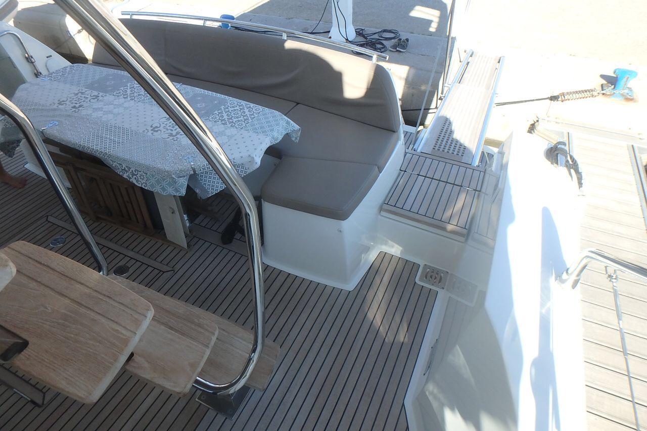 jeanneau_prestige_450_-_port_camargue_41_.jpg