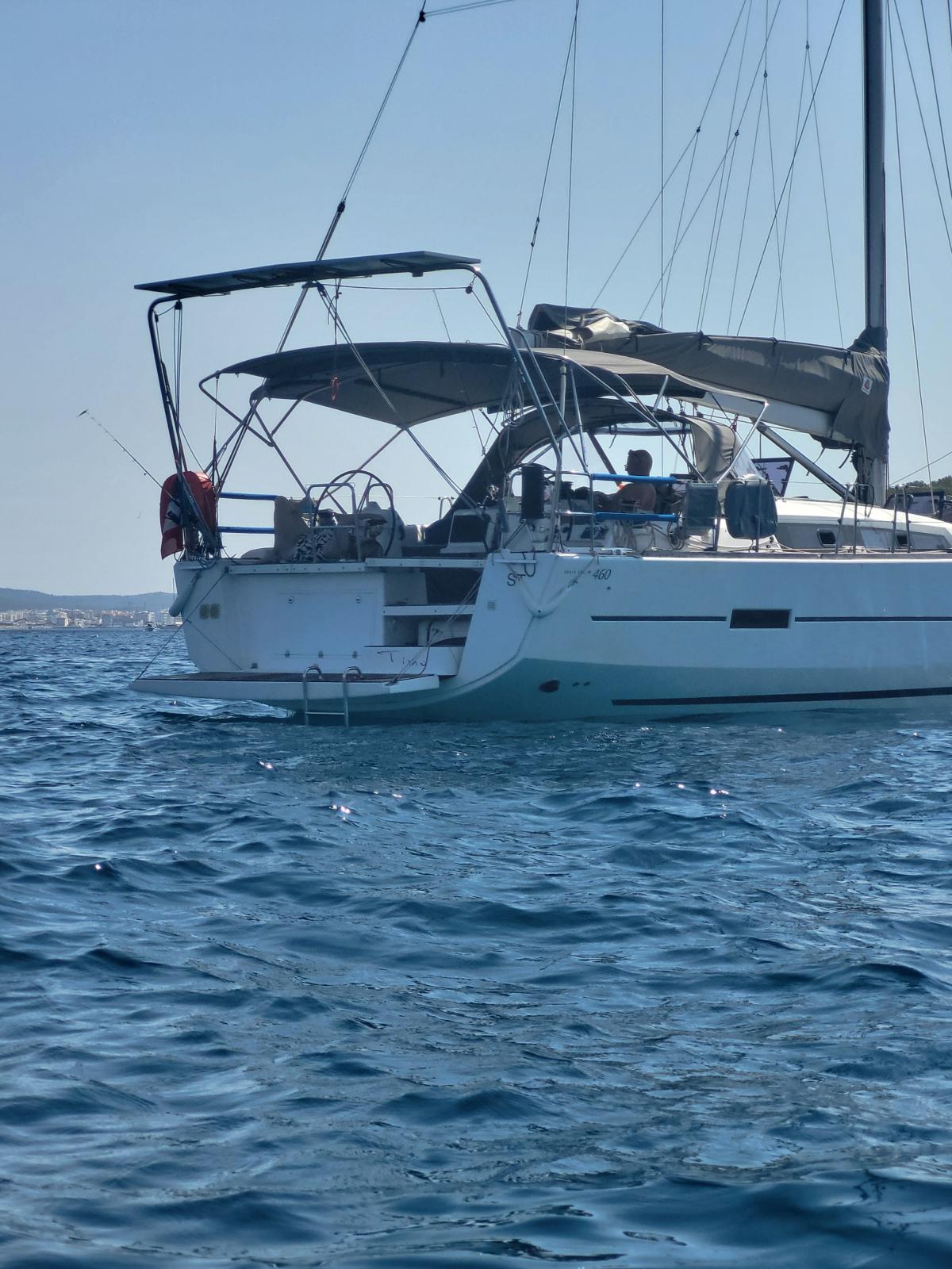 A3RDq_bateau_vue_arriere.jpg