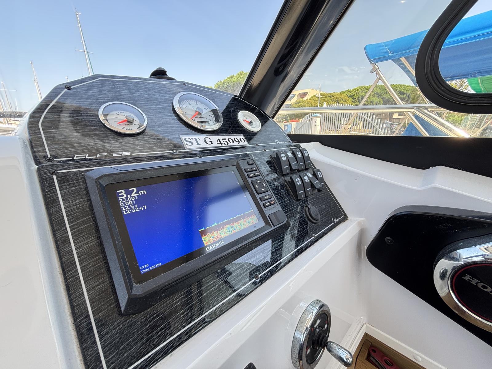 ranieri_22_clf_-_port_camargue_4_.jpg