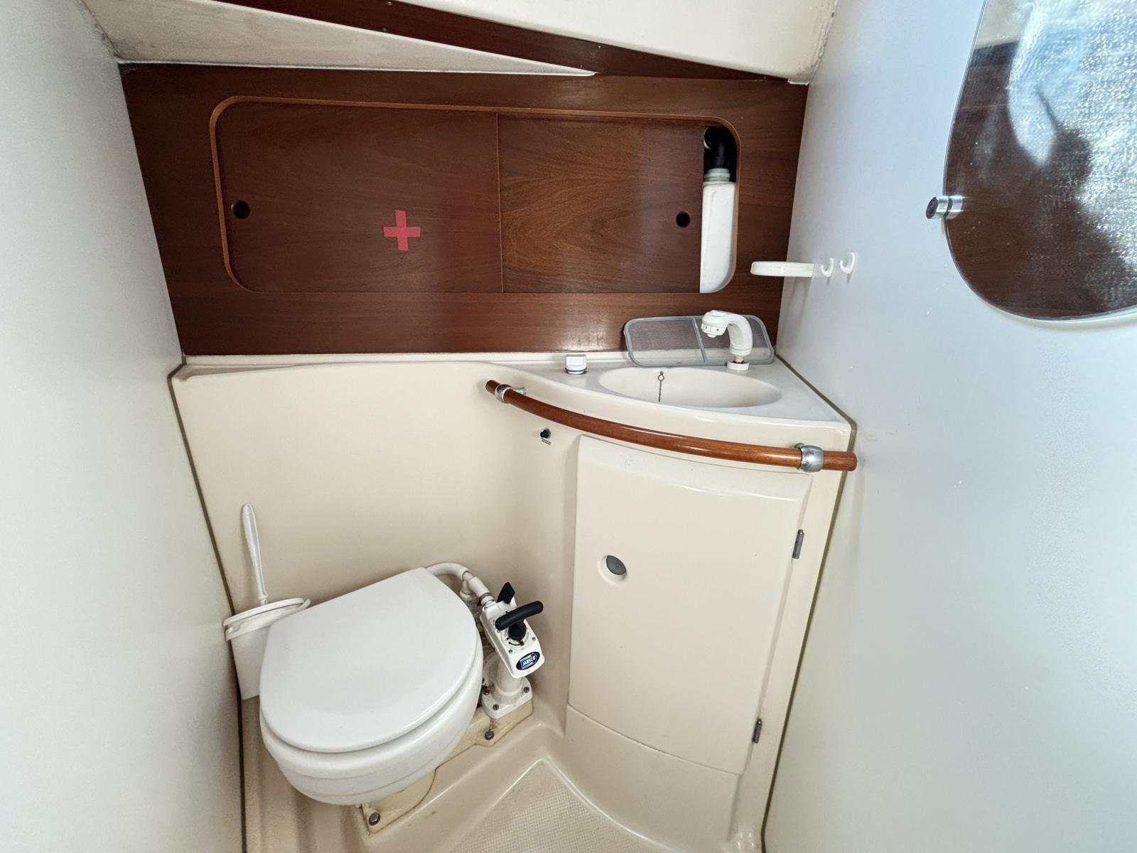 eEeZe_beneteau_oceanis_321_-_la_grande_motte_83_.jpg