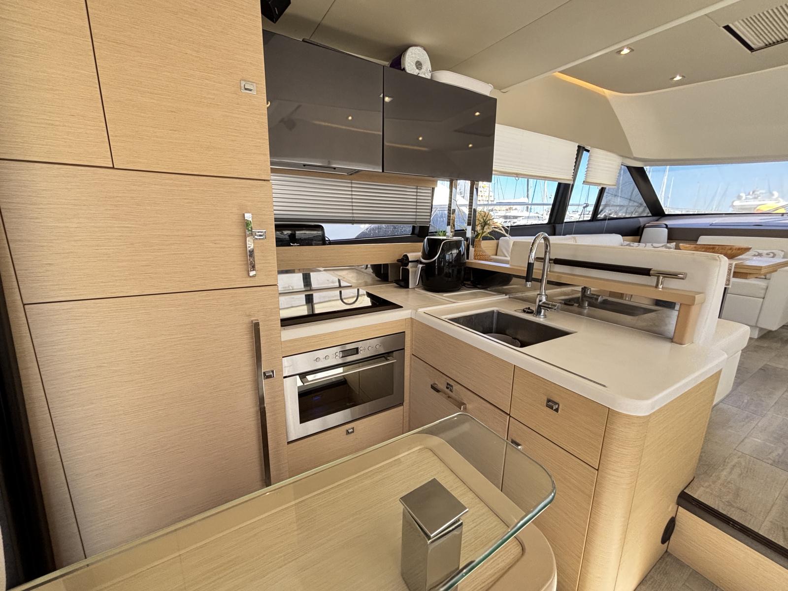 prestige_500_flybridge_-_la_grande_motte_36_.jpg