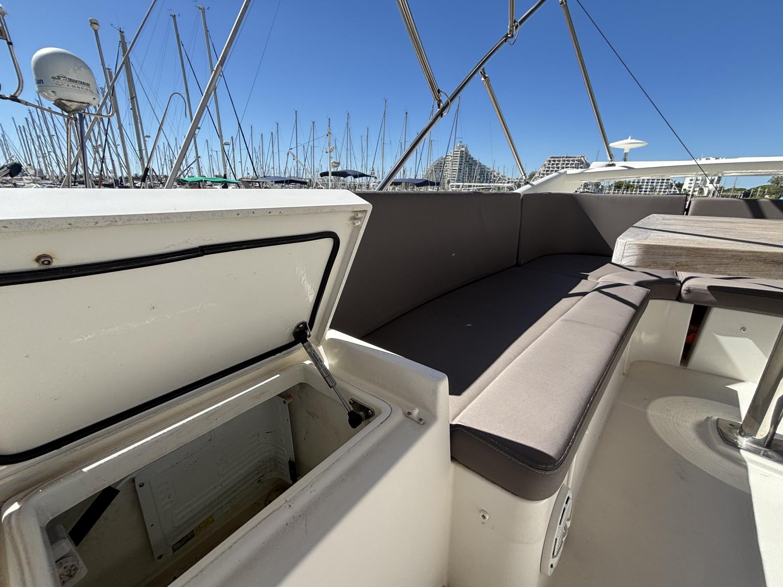 prestige_500_flybridge_-_la_grande_motte_17_.jpg