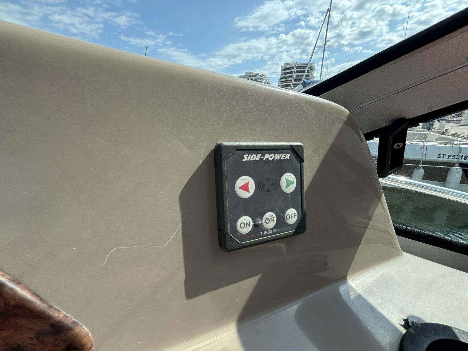 four_winns_328_vista_-_la_grande_motte_21_.jpg