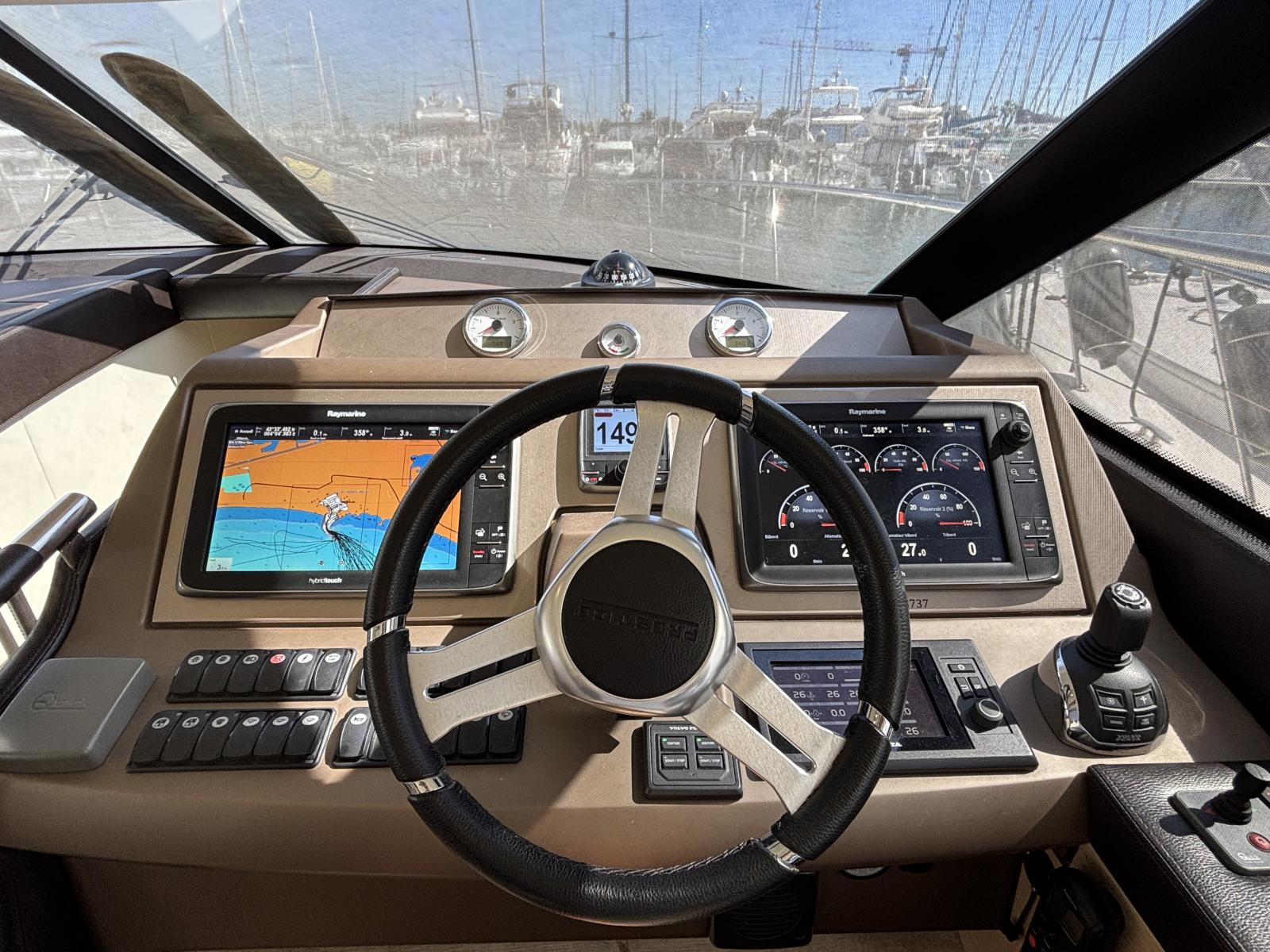 prestige_500_flybridge_-_la_grande_motte_45_.jpg