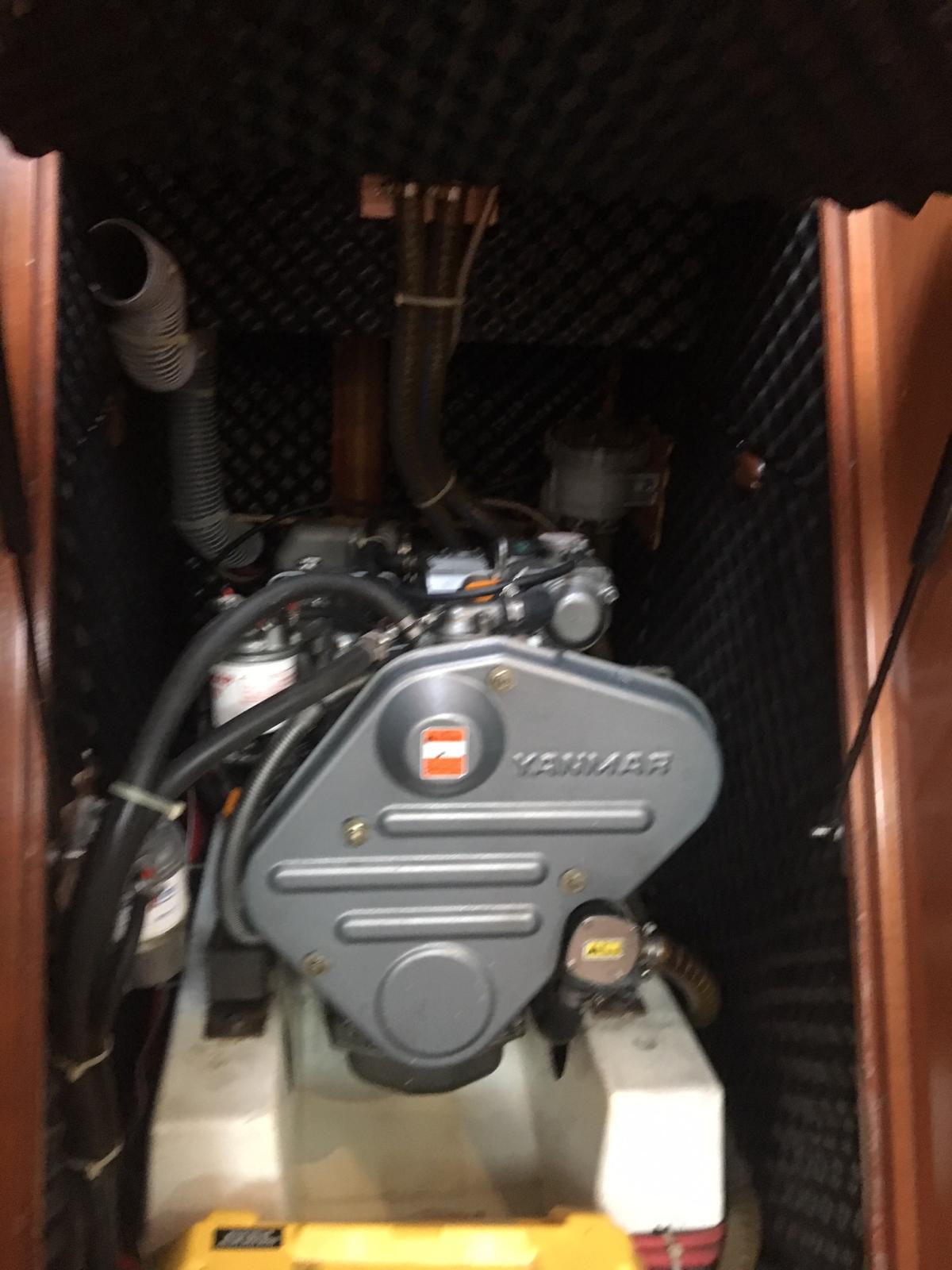 Rsq76_oceanis_40_la_grande_motte1_moteur.jpg