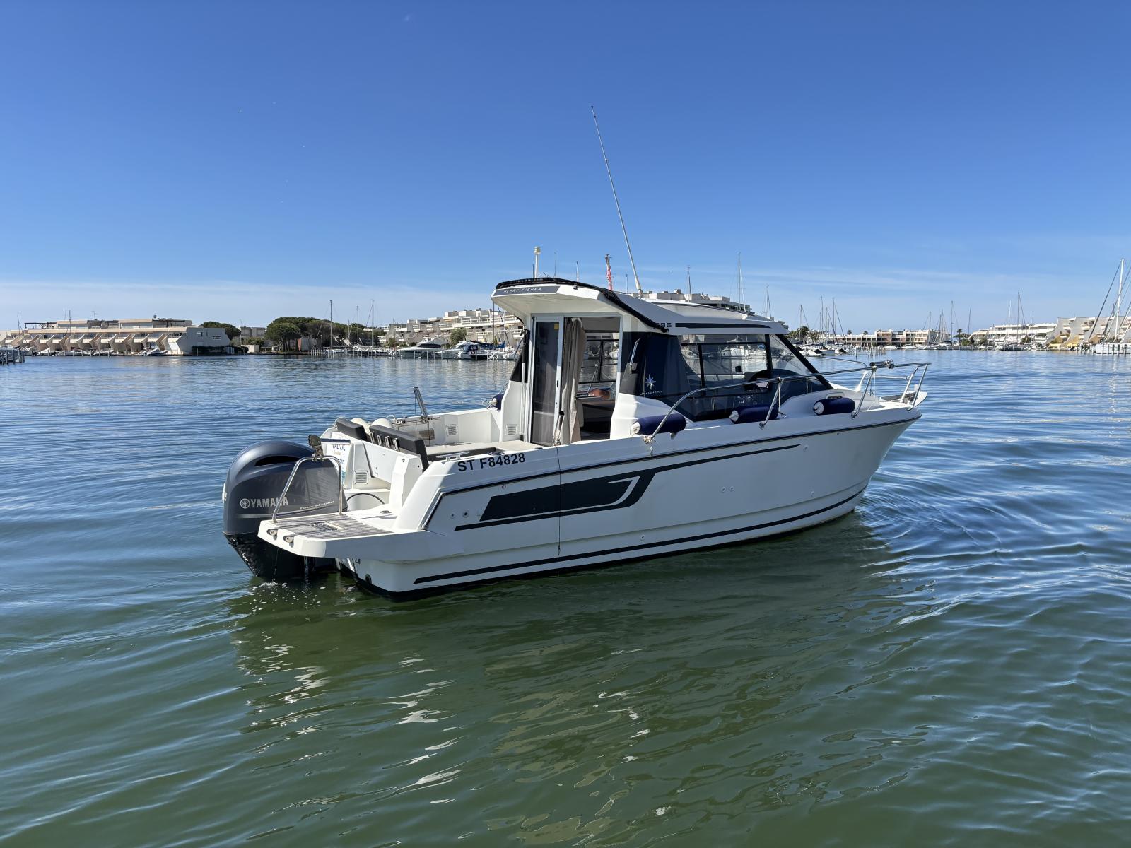 jeanneau_merry_fisher_795_-_port_camargue_29_.jpg