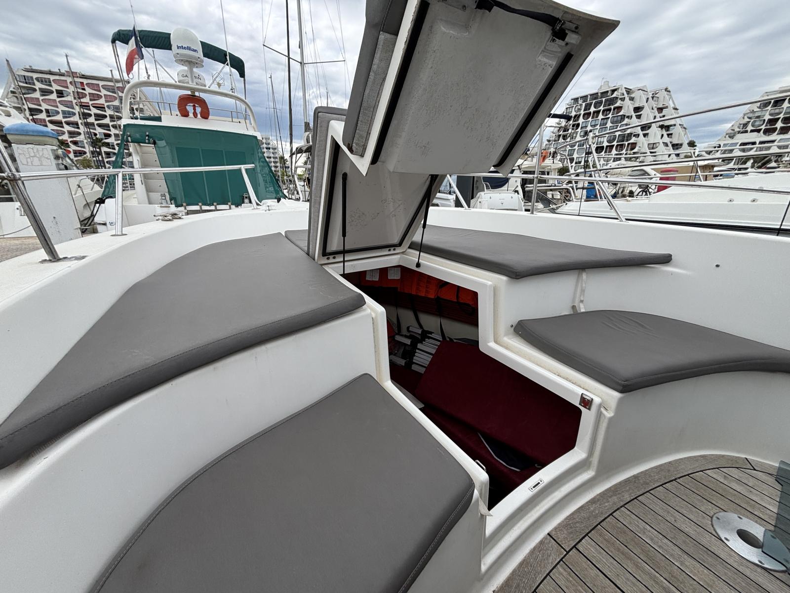 white_shark_285_-_la_grande_motte_6_.jpg