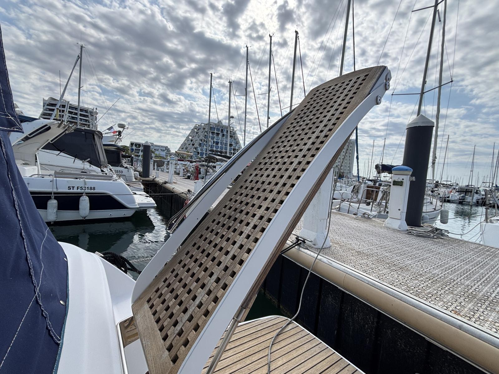 four_winns_328_vista_-_la_grande_motte_8_.jpg