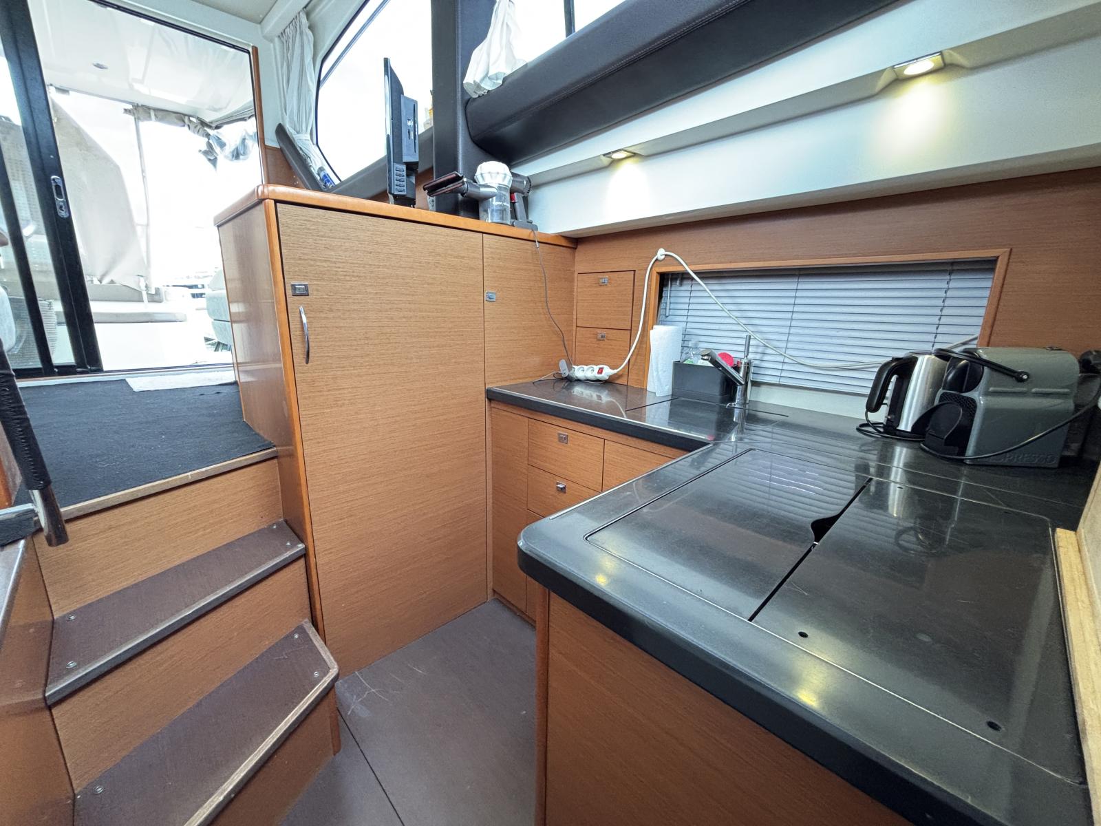 jeanneau_prestige_400_fly_-_la_grande_motte_75_.jpg