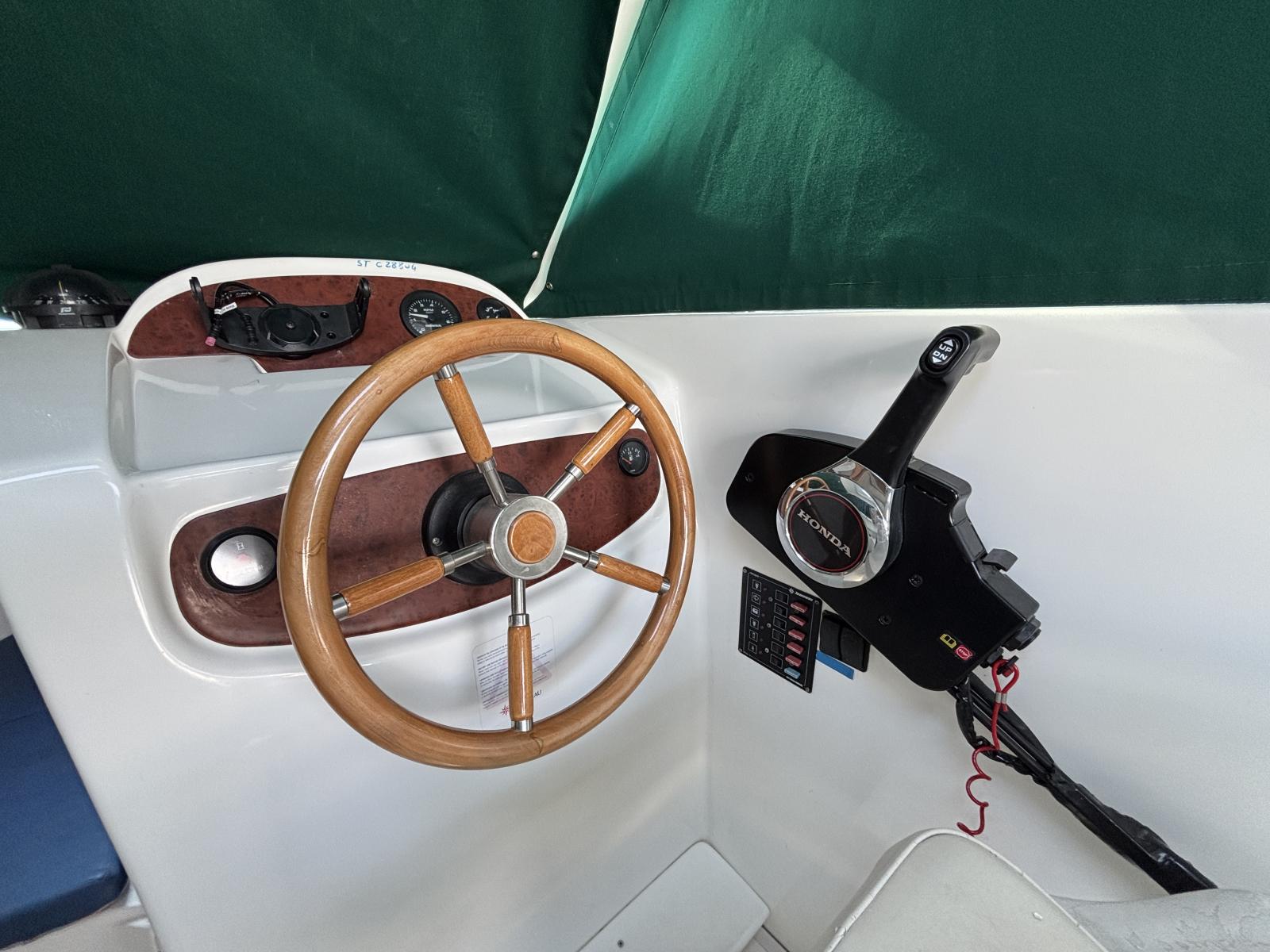 jeanneau_merry_fisher_625_-_la_grande_motte_18_.jpg