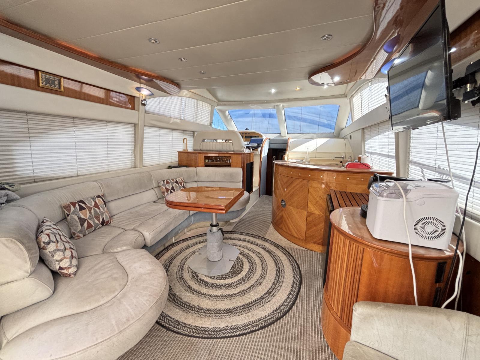azimut_50_-_la_grande_motte_28_.jpg