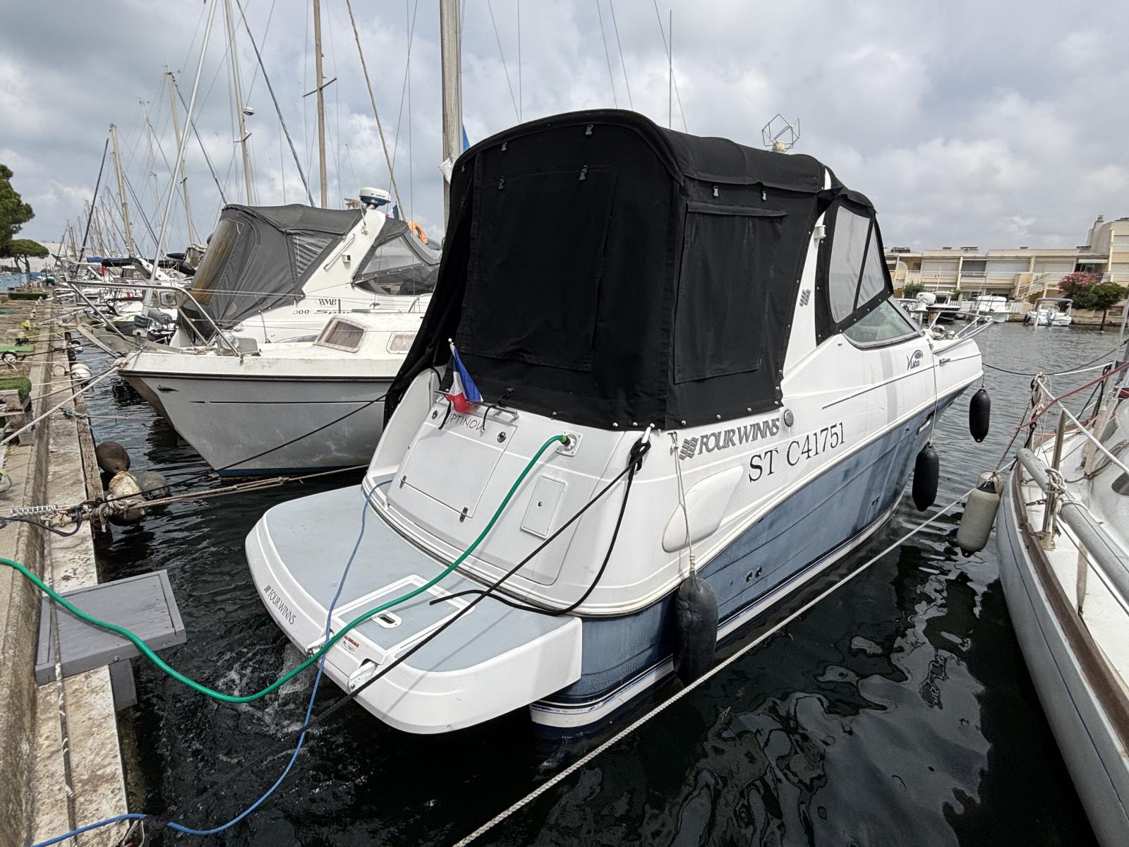 four_winns_268_vista_-_port_camargue_34_.jpg