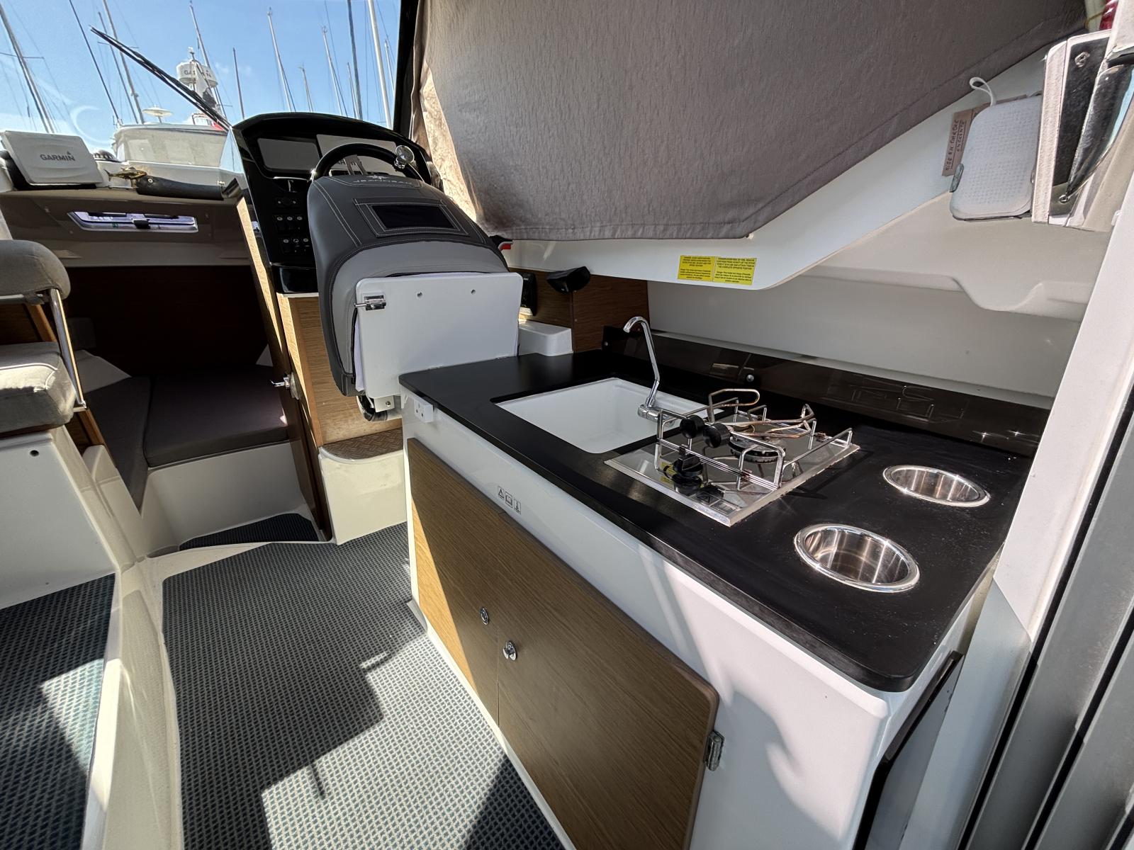 jeanneau_merry_fisher_795_-_port_camargue_12_.jpg