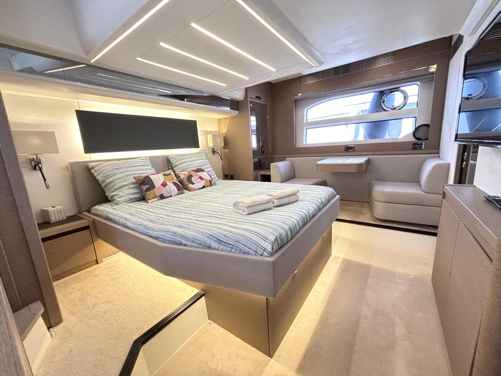 jeanneau_prestige_590_fly_-_la_grande_motte_33_.jpg