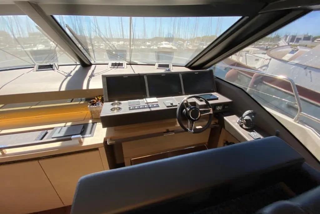 jeanneau_prestige_680_-_la_grande_motte_4_.jpg