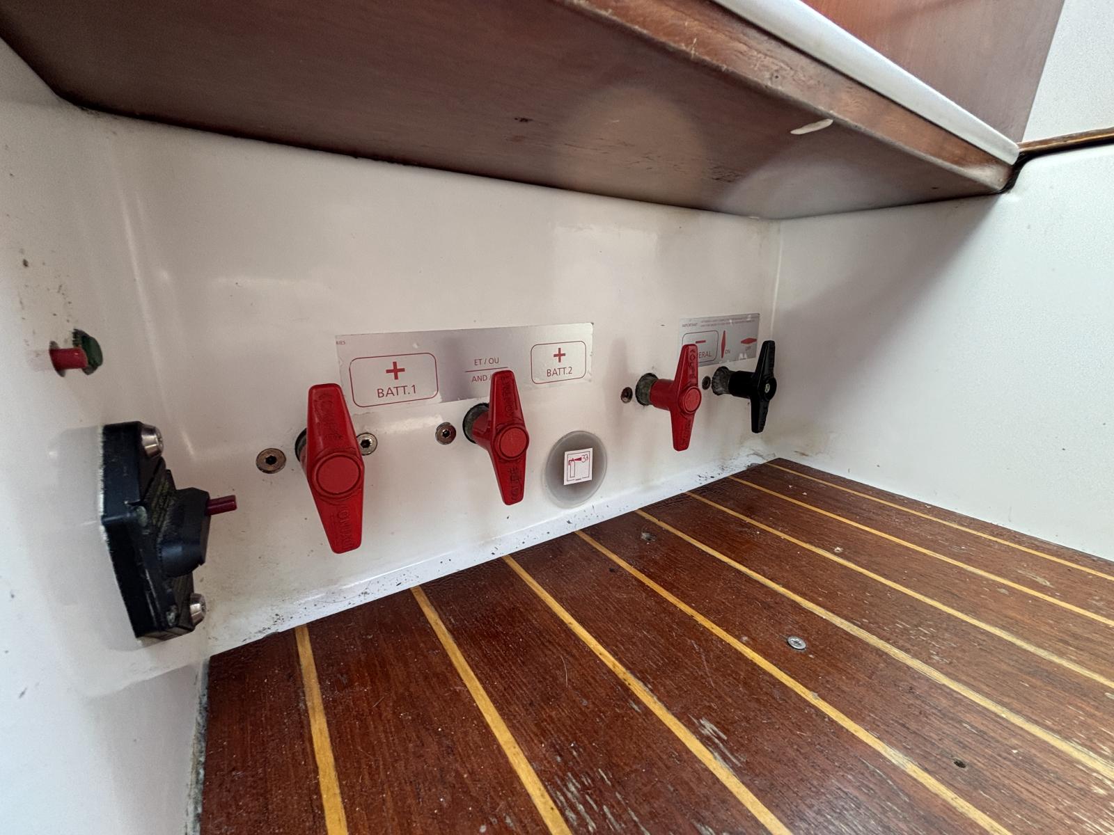 beneteau_antares_serie_9_-_la_grande_motte_28_.jpg