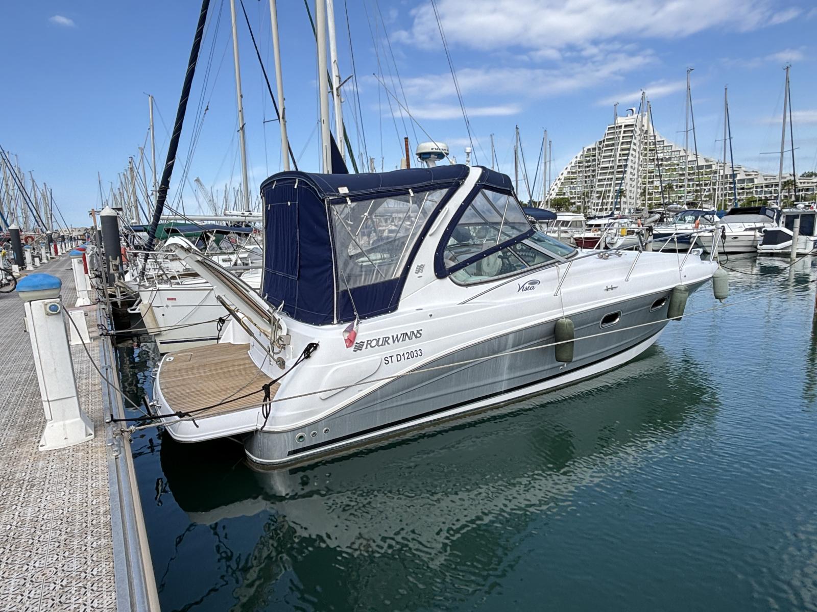 four_winns_328_vista_-_la_grande_motte_5_.jpg