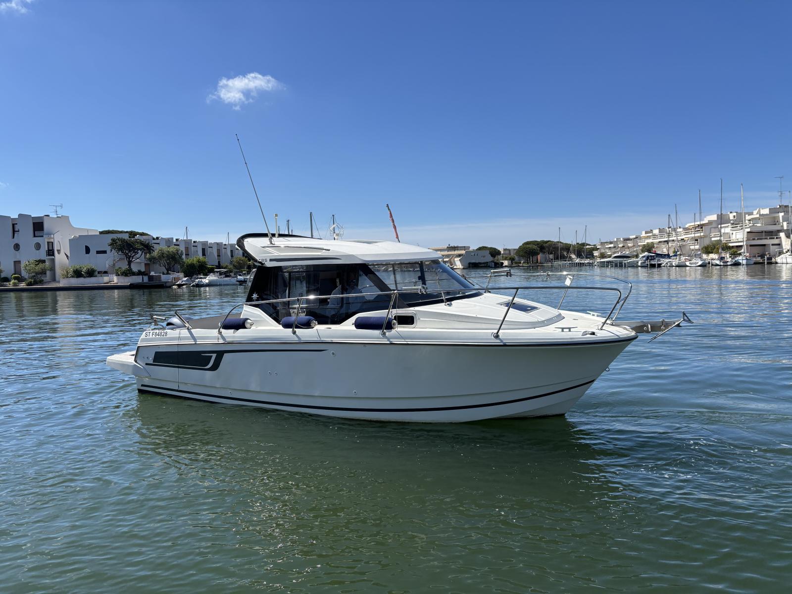 jeanneau_merry_fisher_795_-_port_camargue_30_.jpg