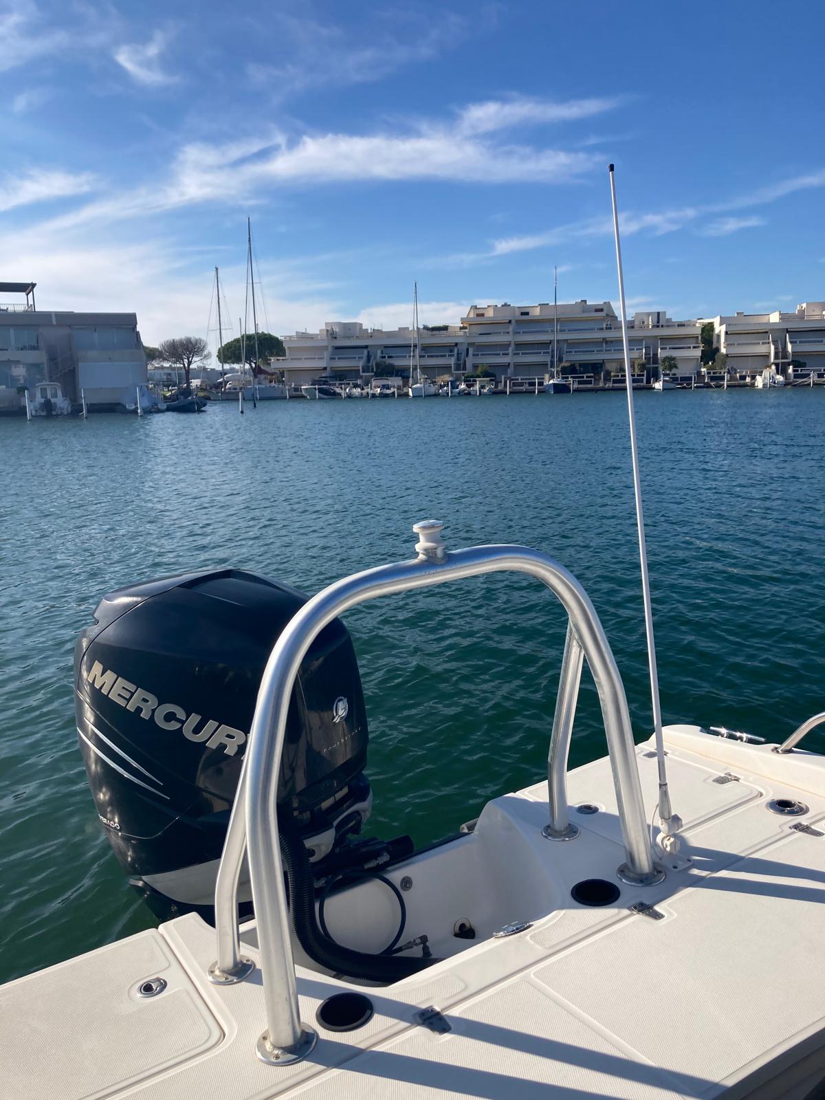 boston_whaler_230_dauntless_-_la_grande_motte_21_.jpg
