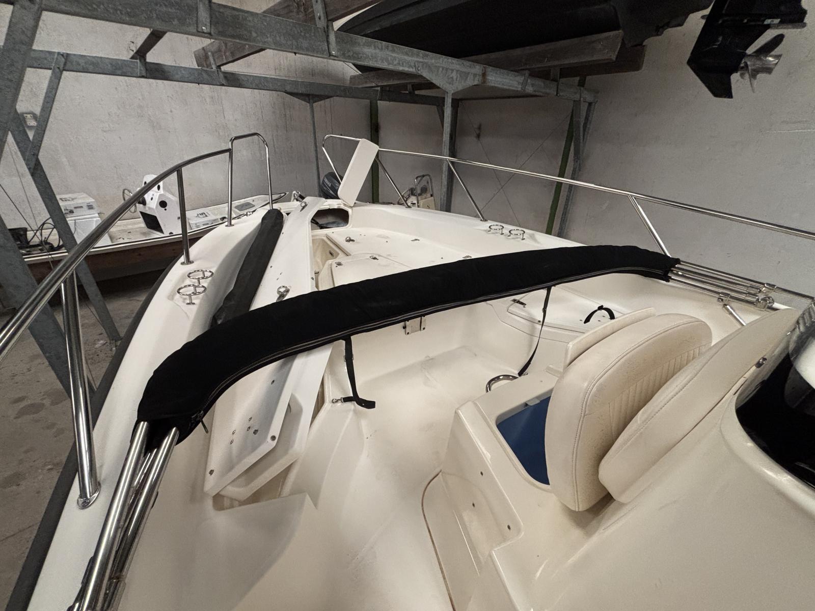 boston_whaler_230_dauntless_-_la_grande_motte_49_.jpg