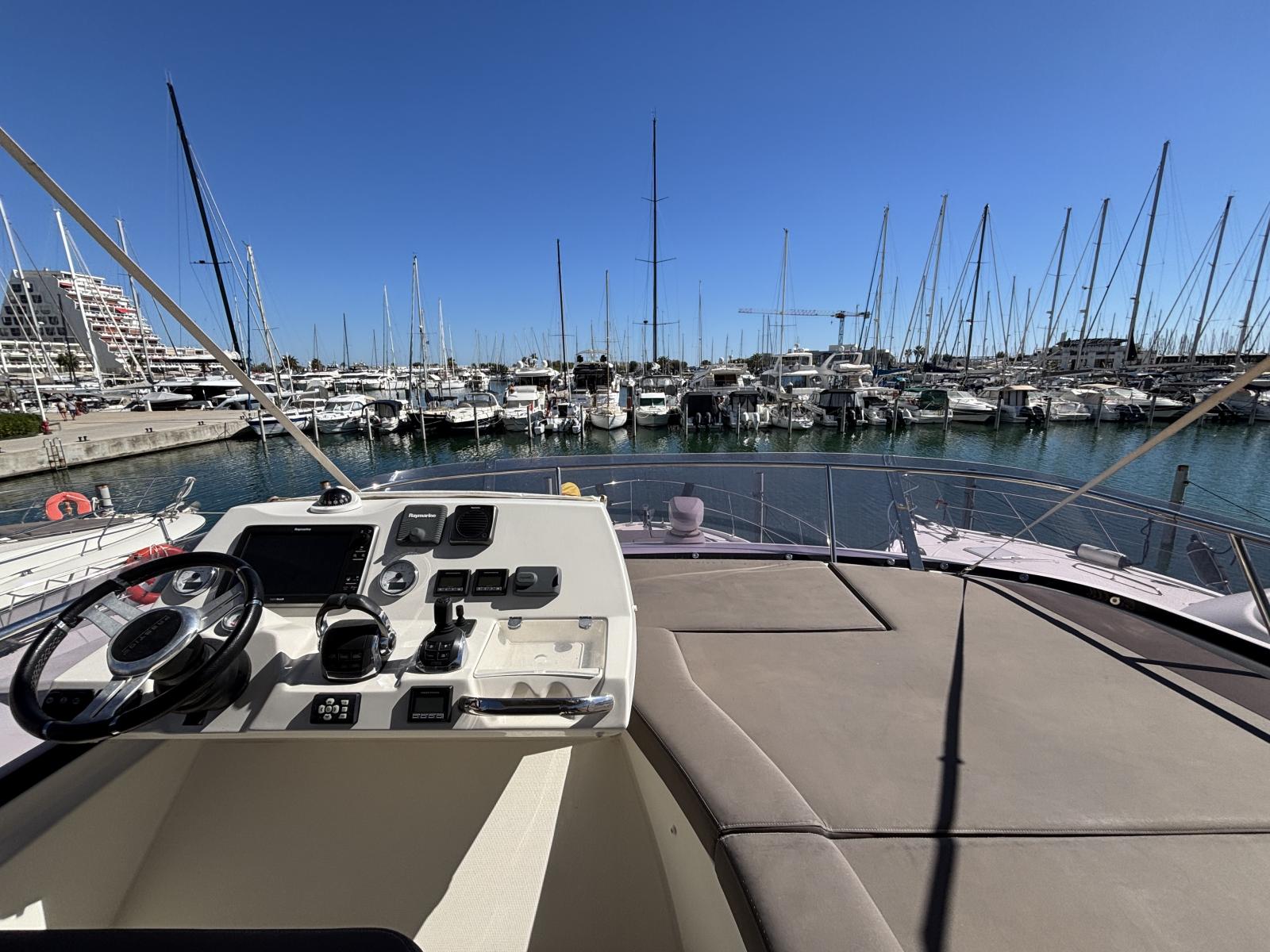 prestige_500_flybridge_-_la_grande_motte_22_.jpg